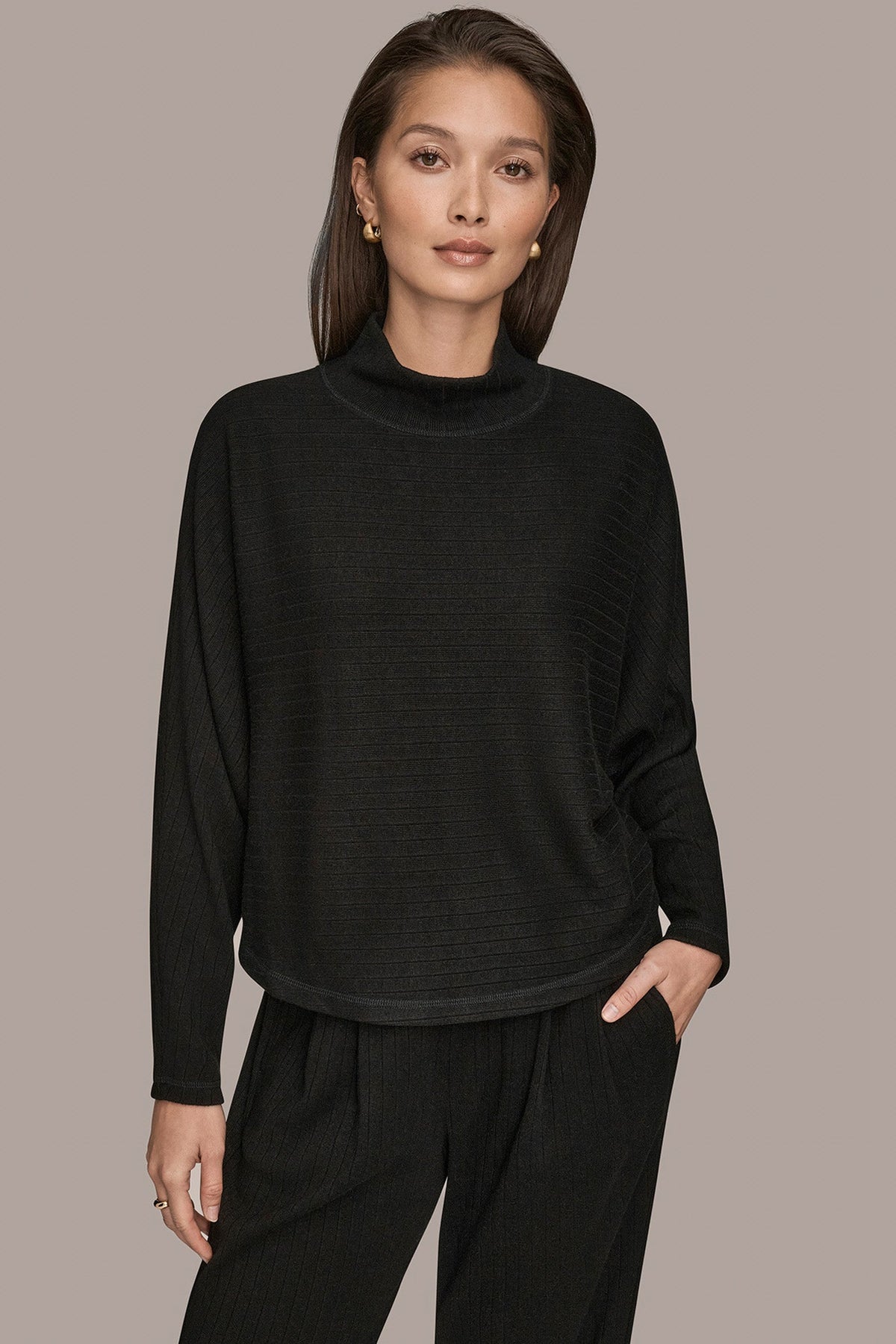 MOCK-NECK TOP