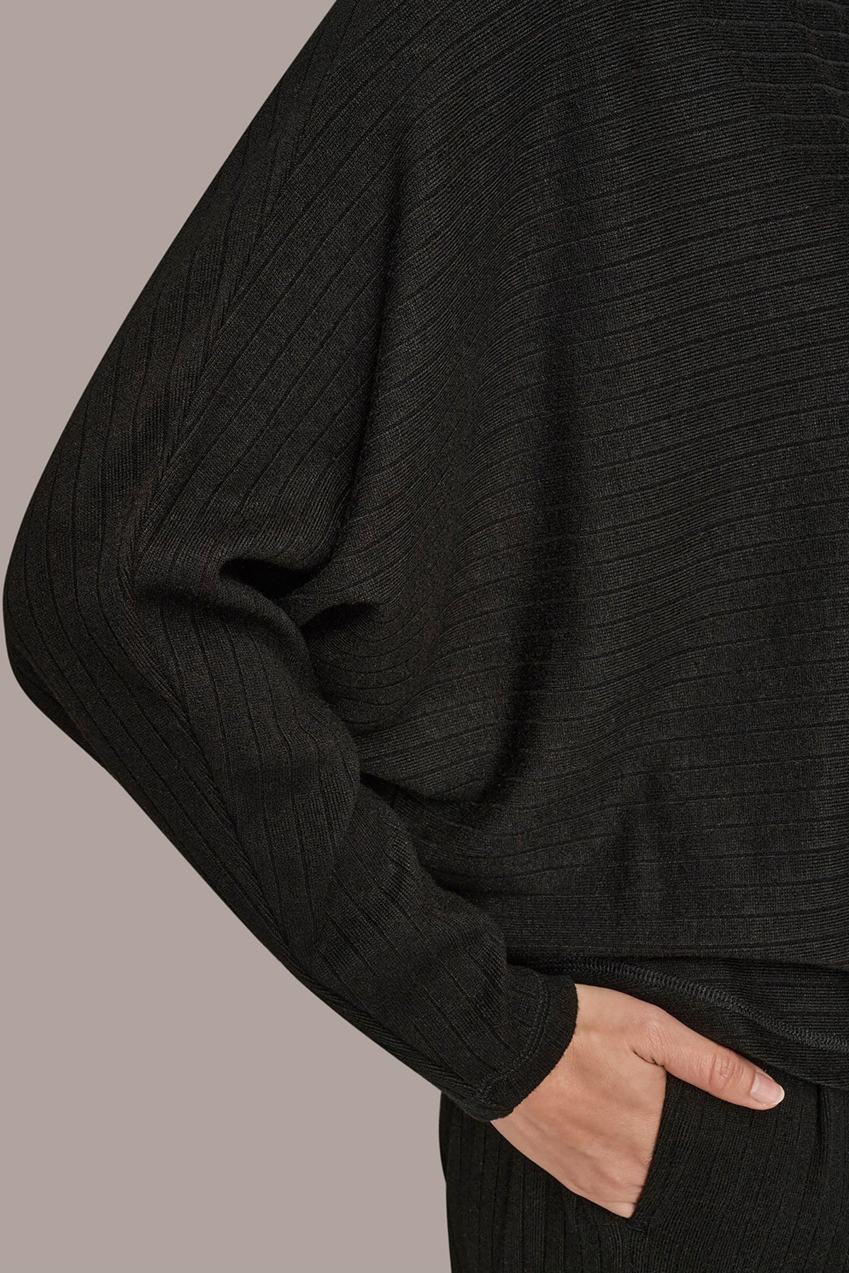 MOCK-NECK TOP