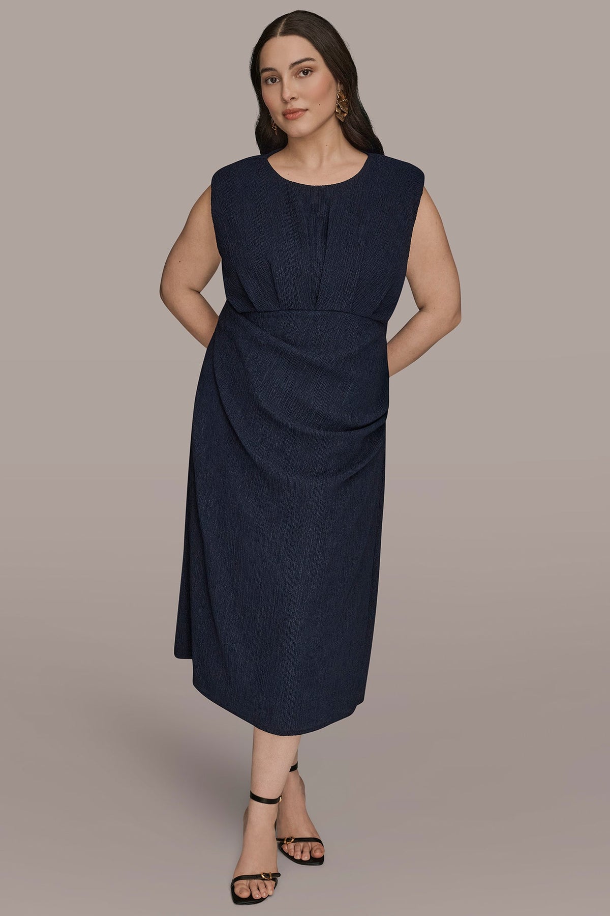 CRINKLED SLEEVELESS RUCHED MIDI DRESS