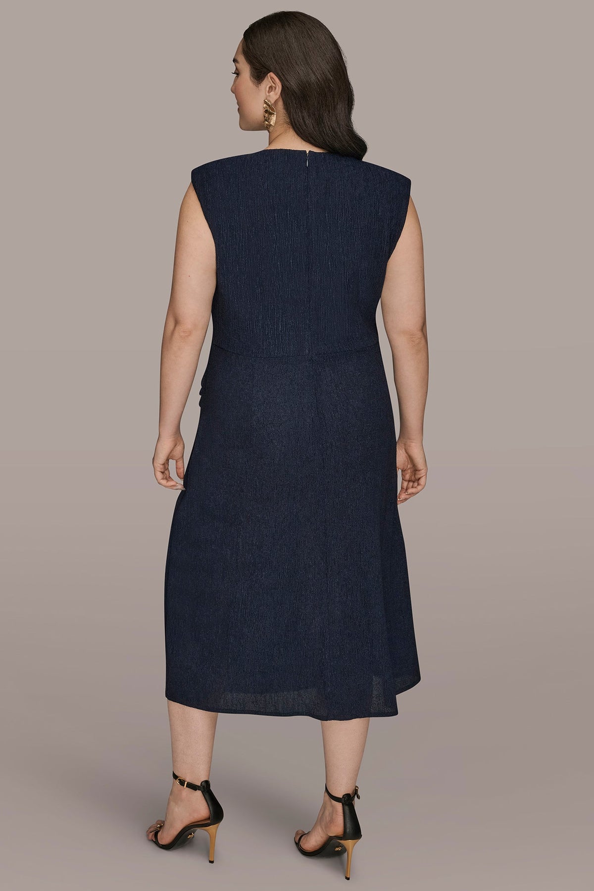 CRINKLED SLEEVELESS RUCHED MIDI DRESS