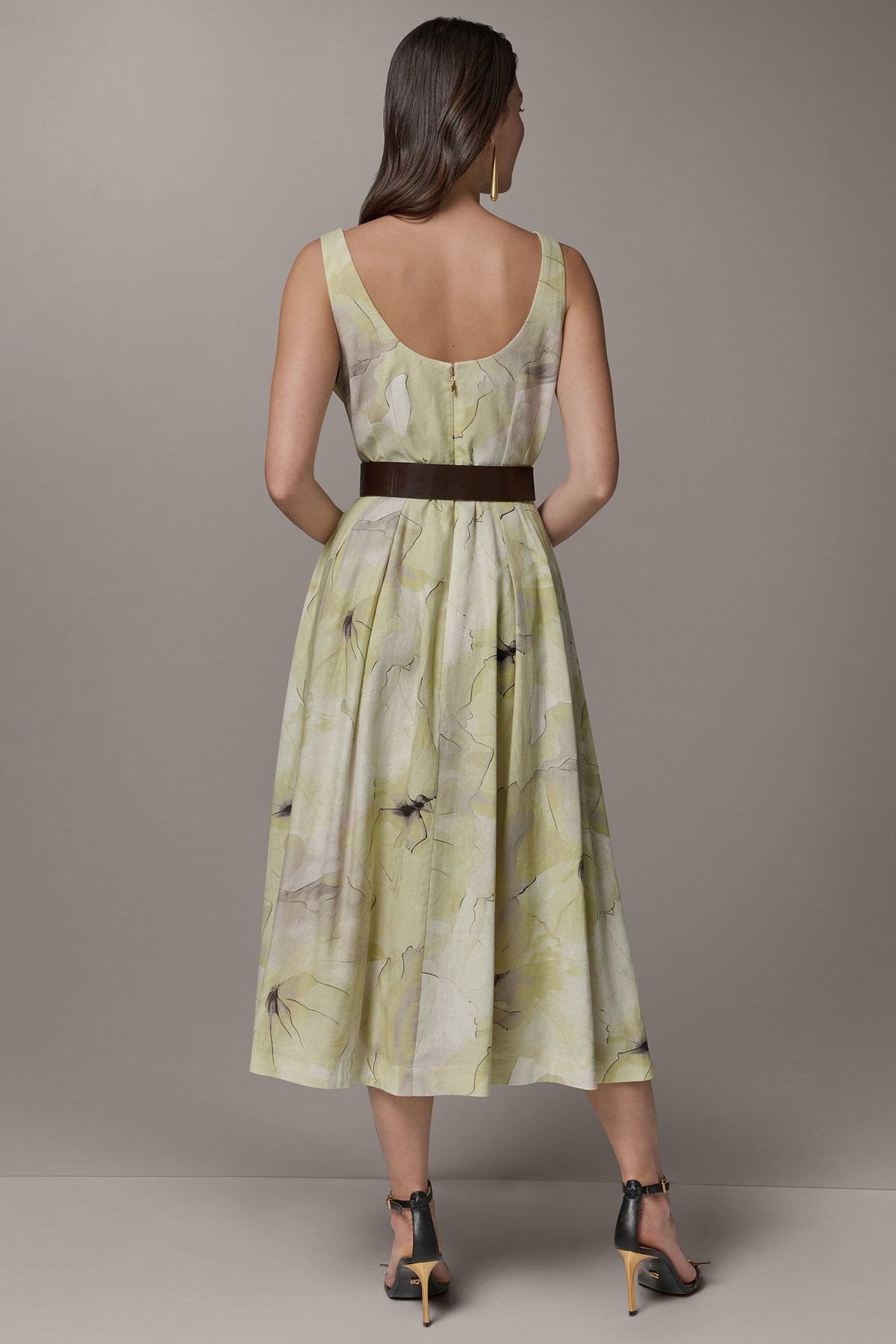 SLEEVELESS SQUARE NECK PRINTED BELTED MIDI FIT AND FLARE DRESS