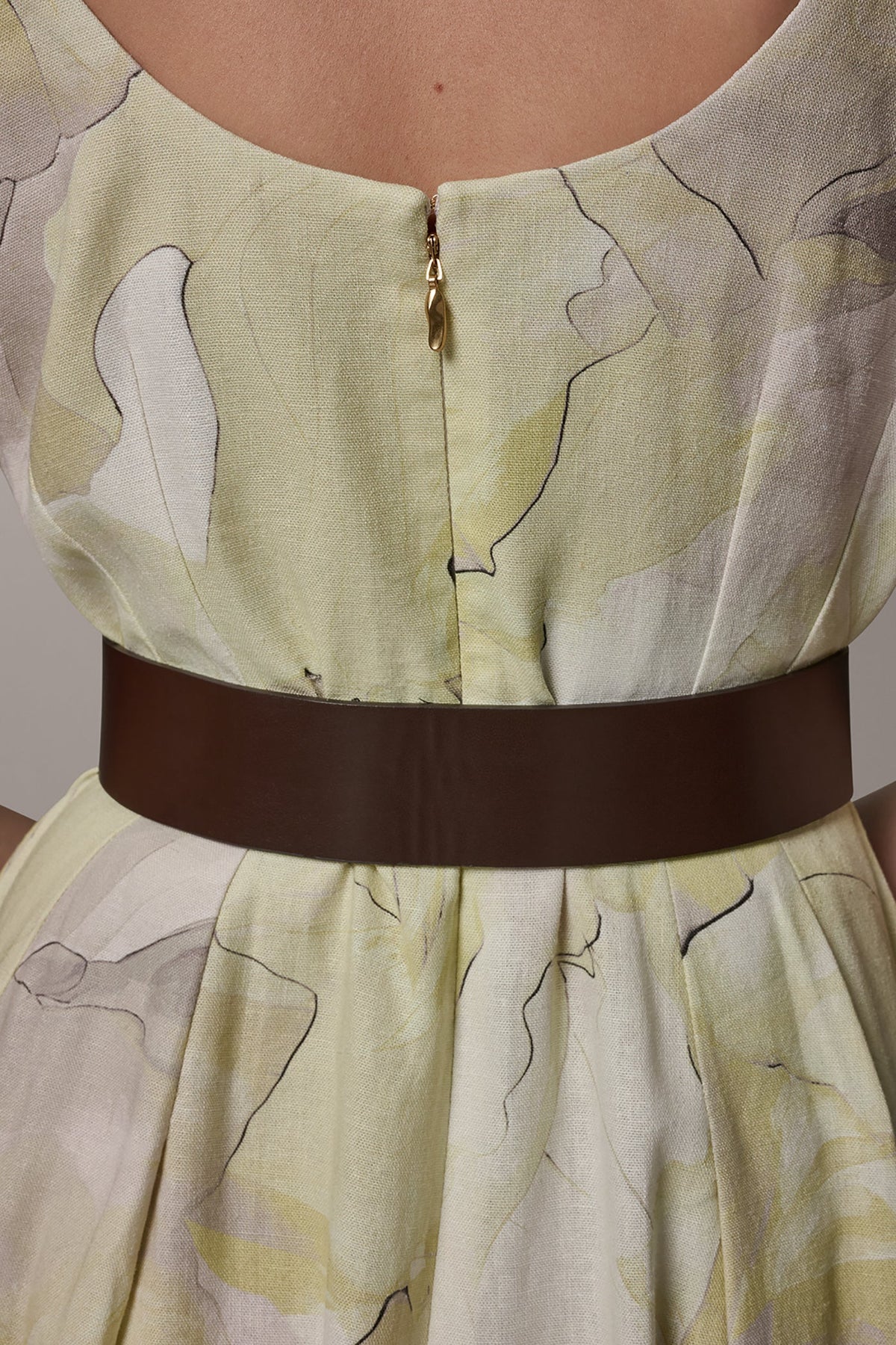 SLEEVELESS SQUARE NECK PRINTED BELTED MIDI FIT AND FLARE DRESS