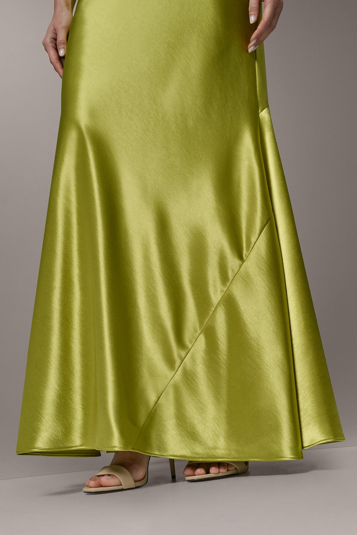 SLEEVELESS COWL-NECK GOWN