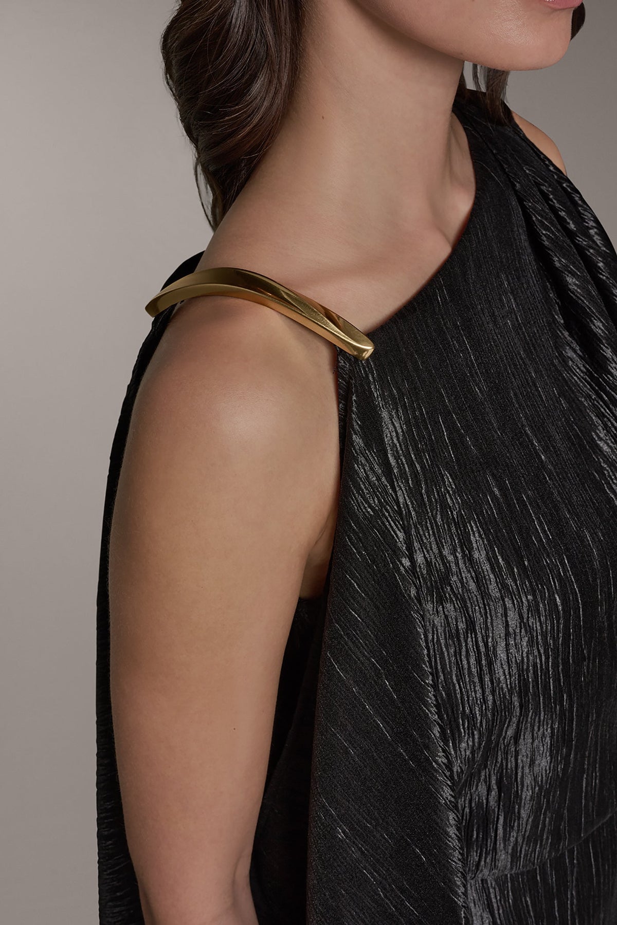 SLEEVELESS ASYMMETRIC MIDI DRESS