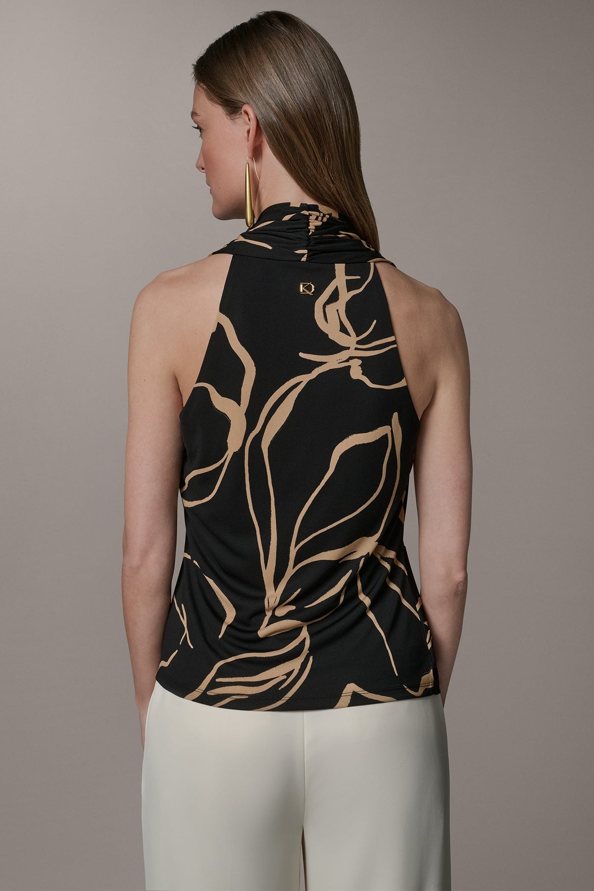 RUCHED V-NECK TOP
