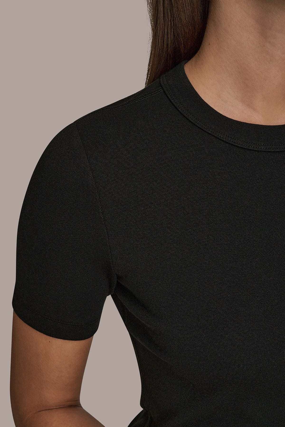 SHORT SLEEVE CREW NECK TEE