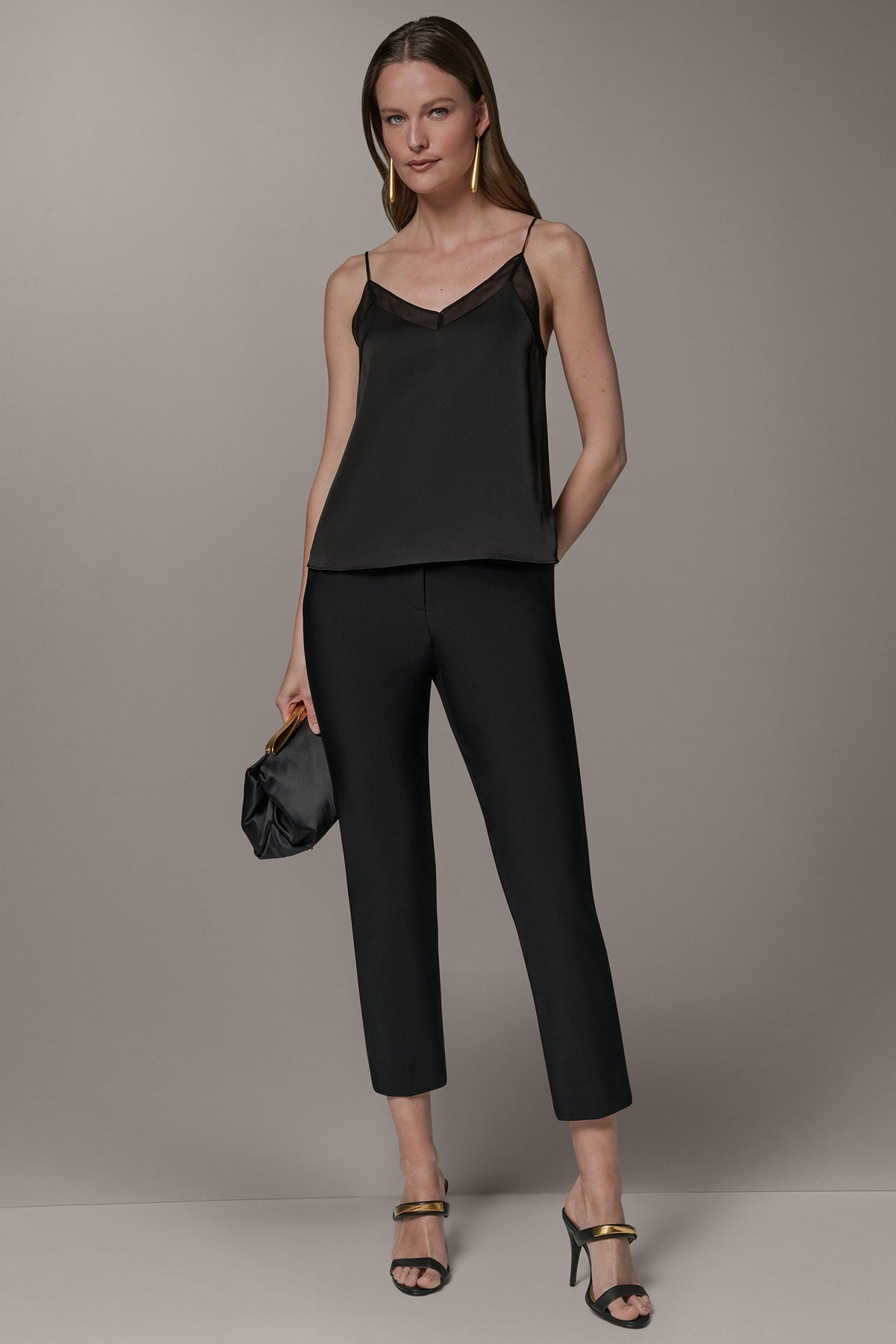 SLEEVELESS V-NECK CAMI
