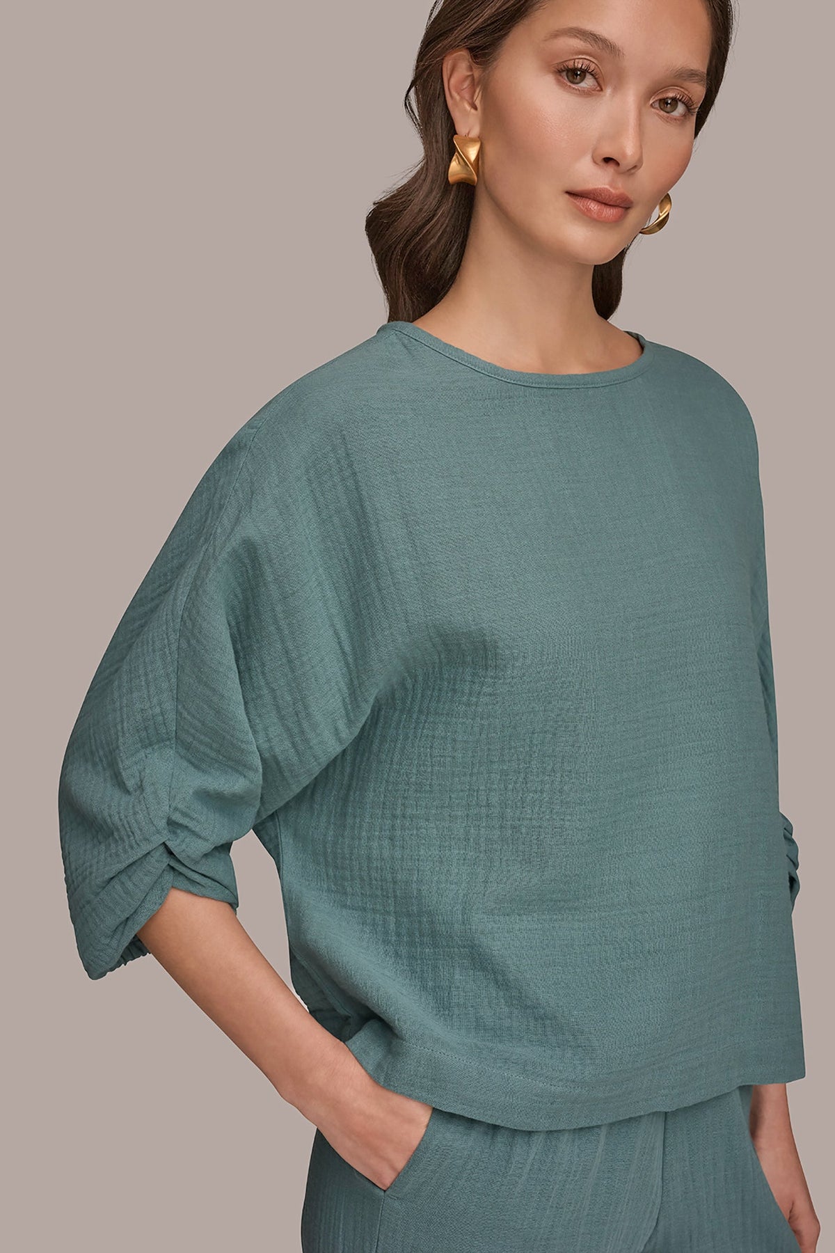 3/4 SLEEVE TWIST CUFF BLOUSE