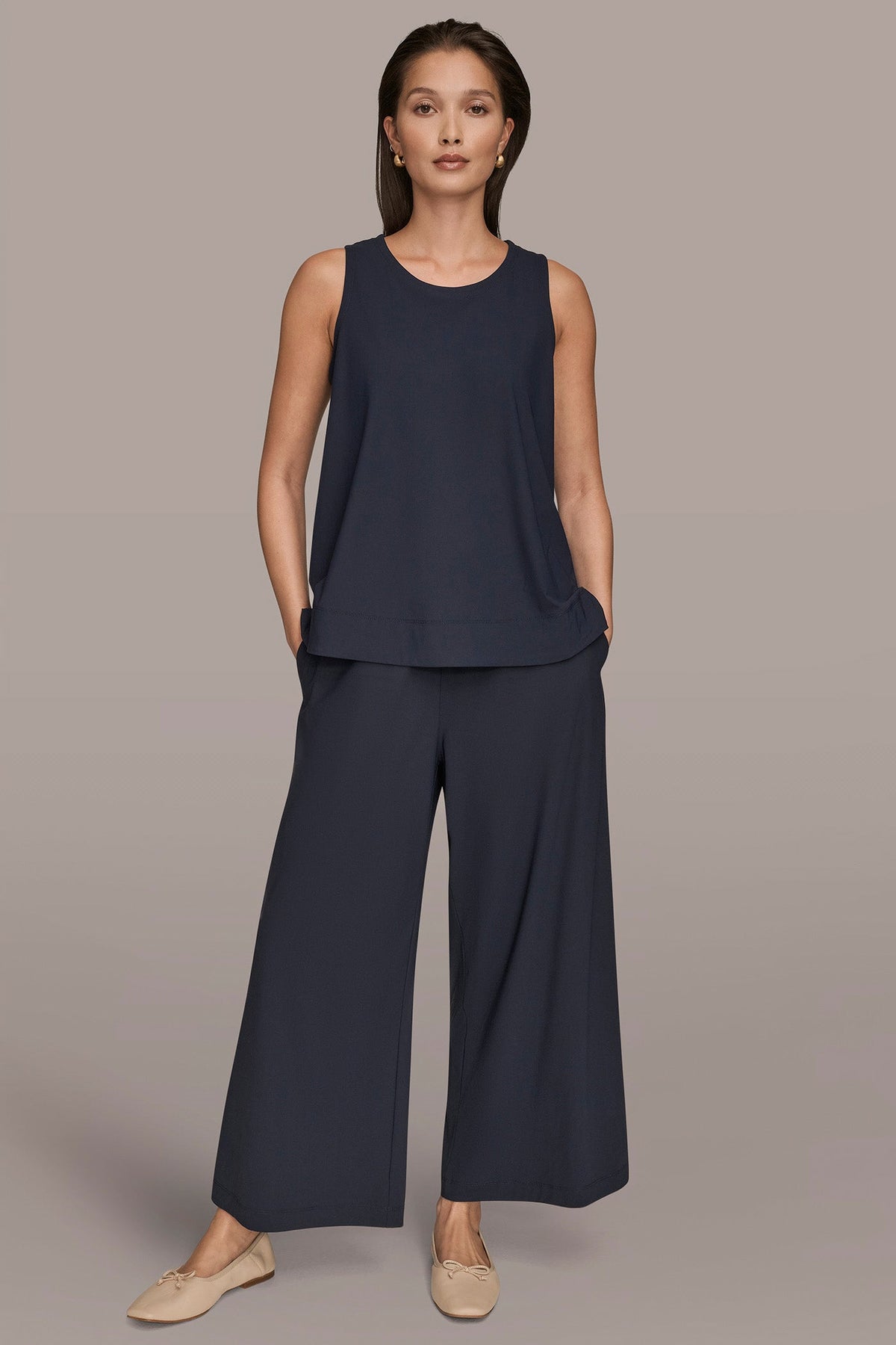THE MODERN TRAVEL SLEEVELESS SWING TANK
