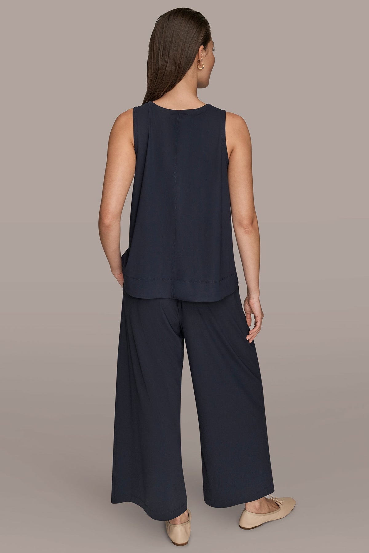 THE MODERN TRAVEL SLEEVELESS SWING TANK
