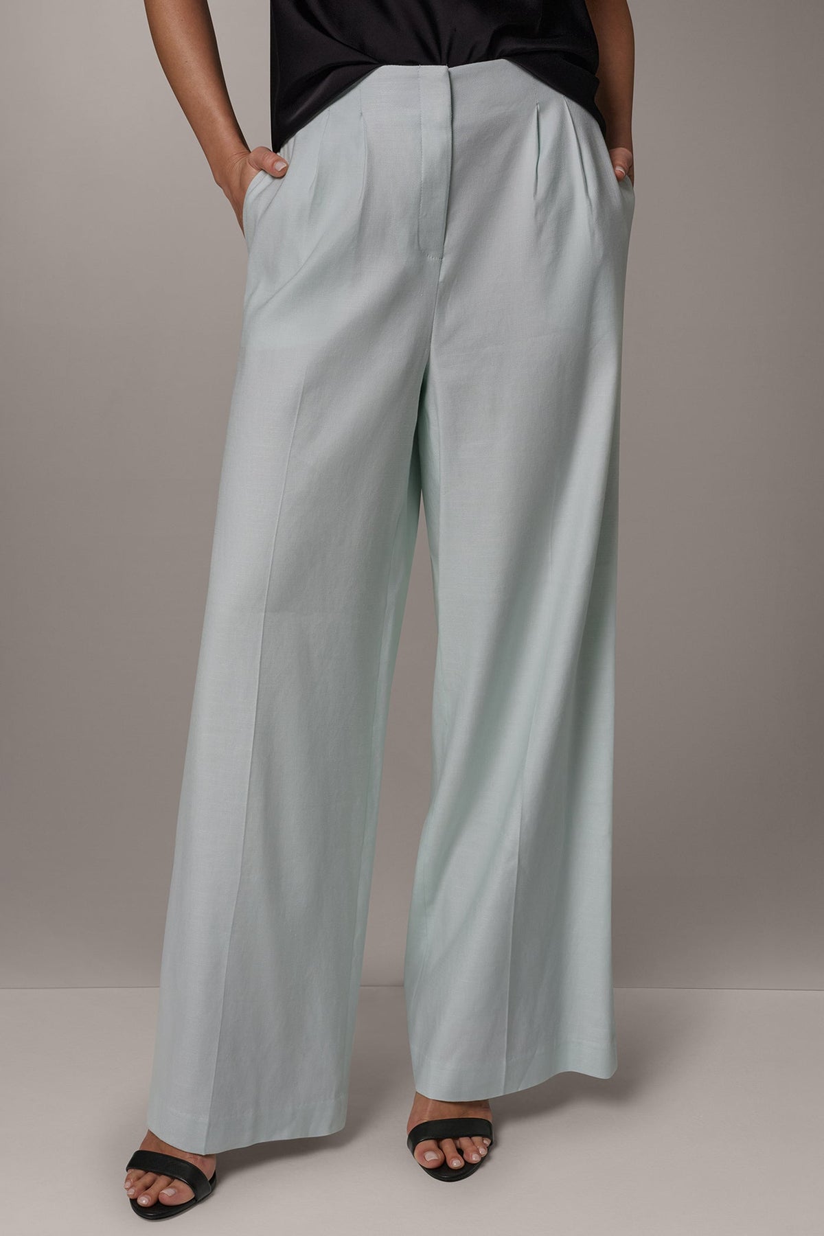 EXTRA HIGH-RISE PLEATED WIDE-LEG PANT