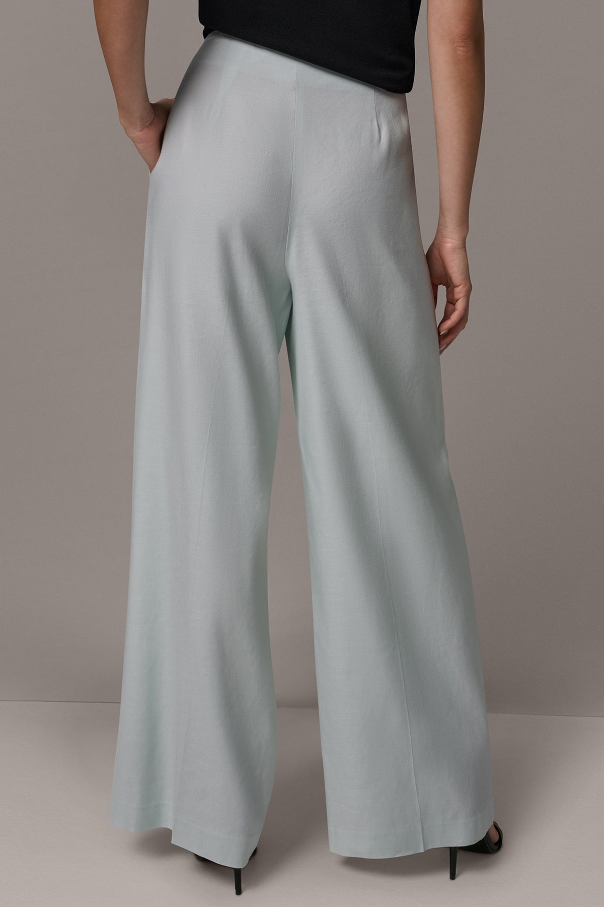 EXTRA HIGH-RISE PLEATED WIDE-LEG PANT
