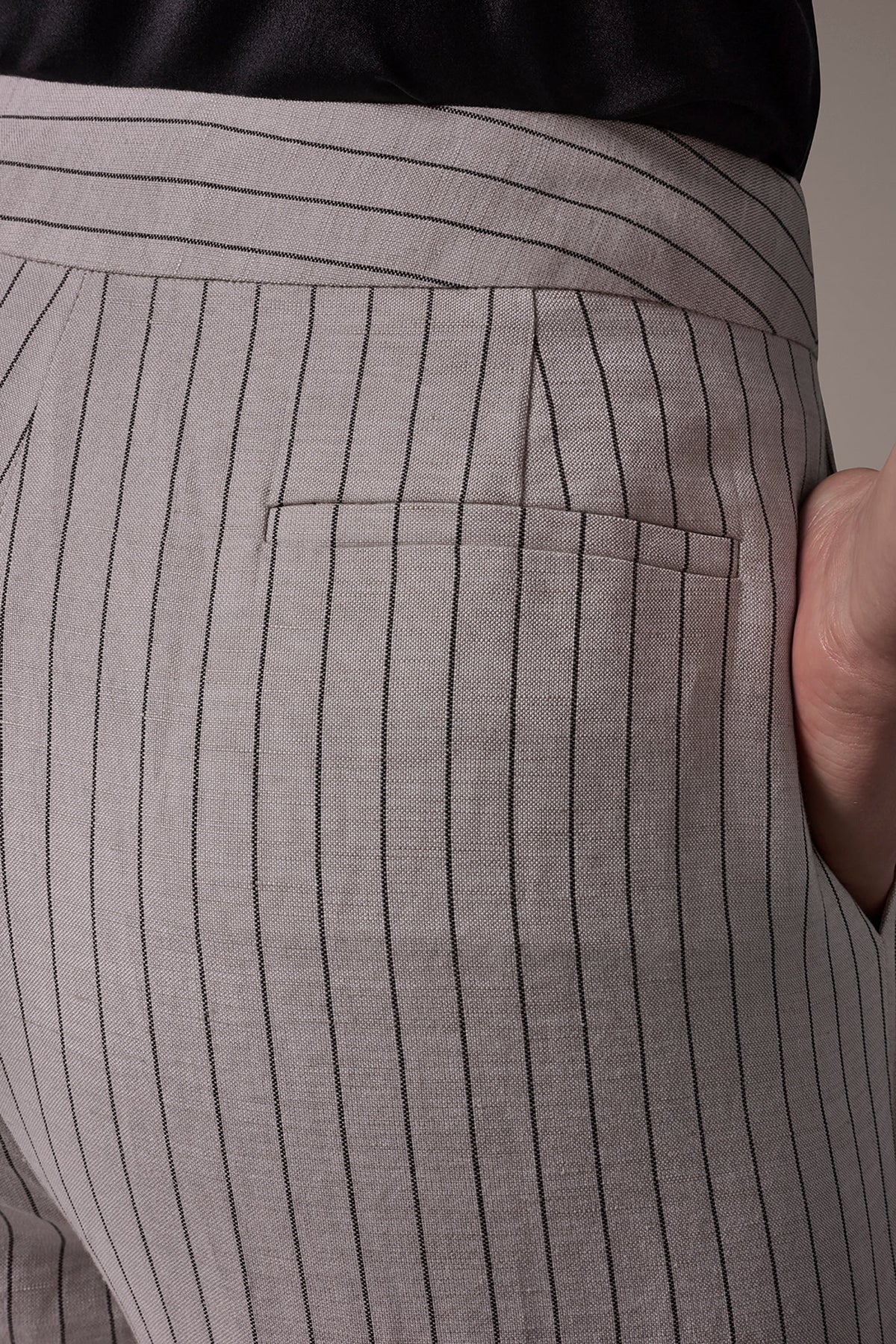 MID-RISE PINSTRIPE PLEATED WIDE-LEG PANT