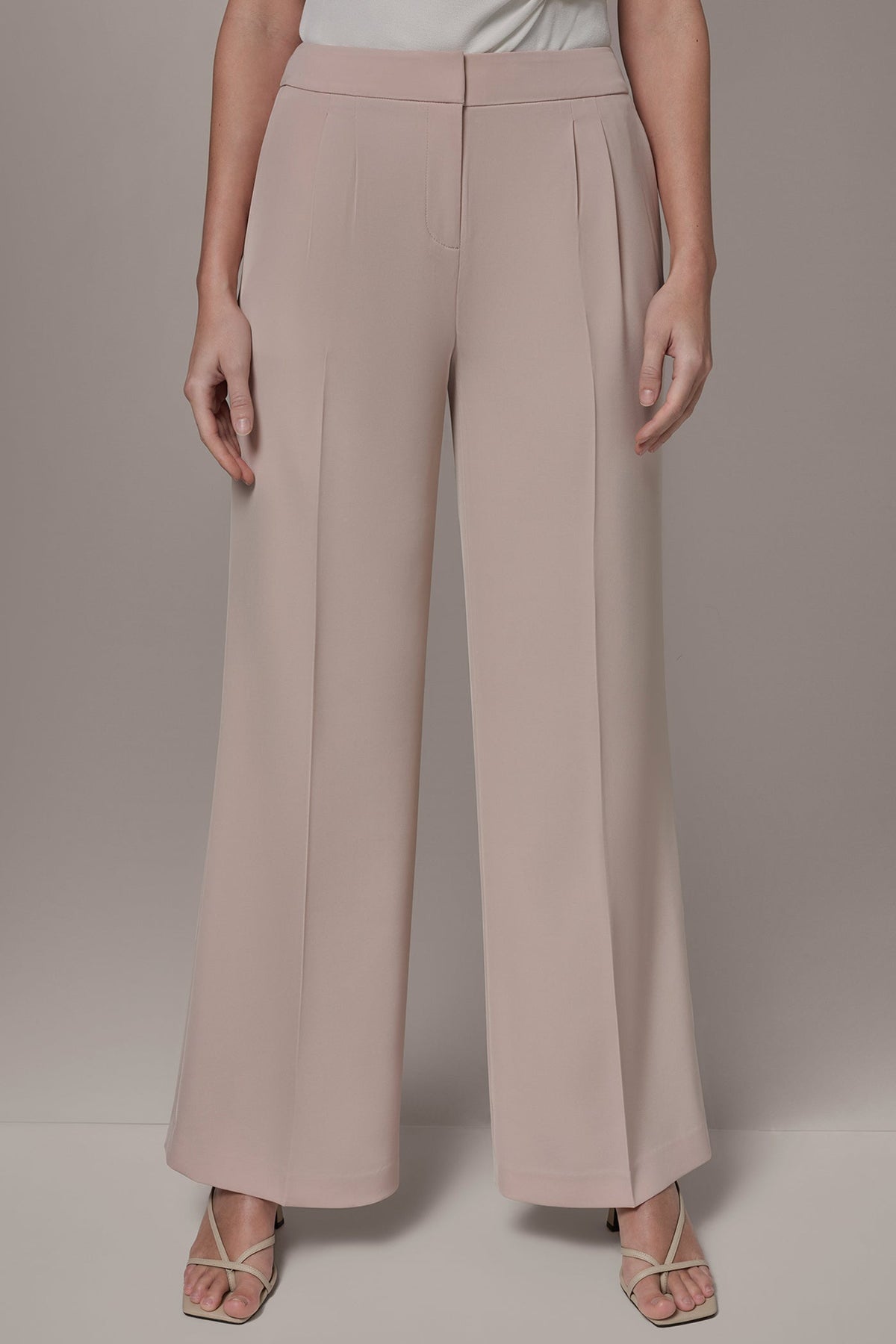 MID-RISE PLEATED WIDE-LEG SUIT PANT