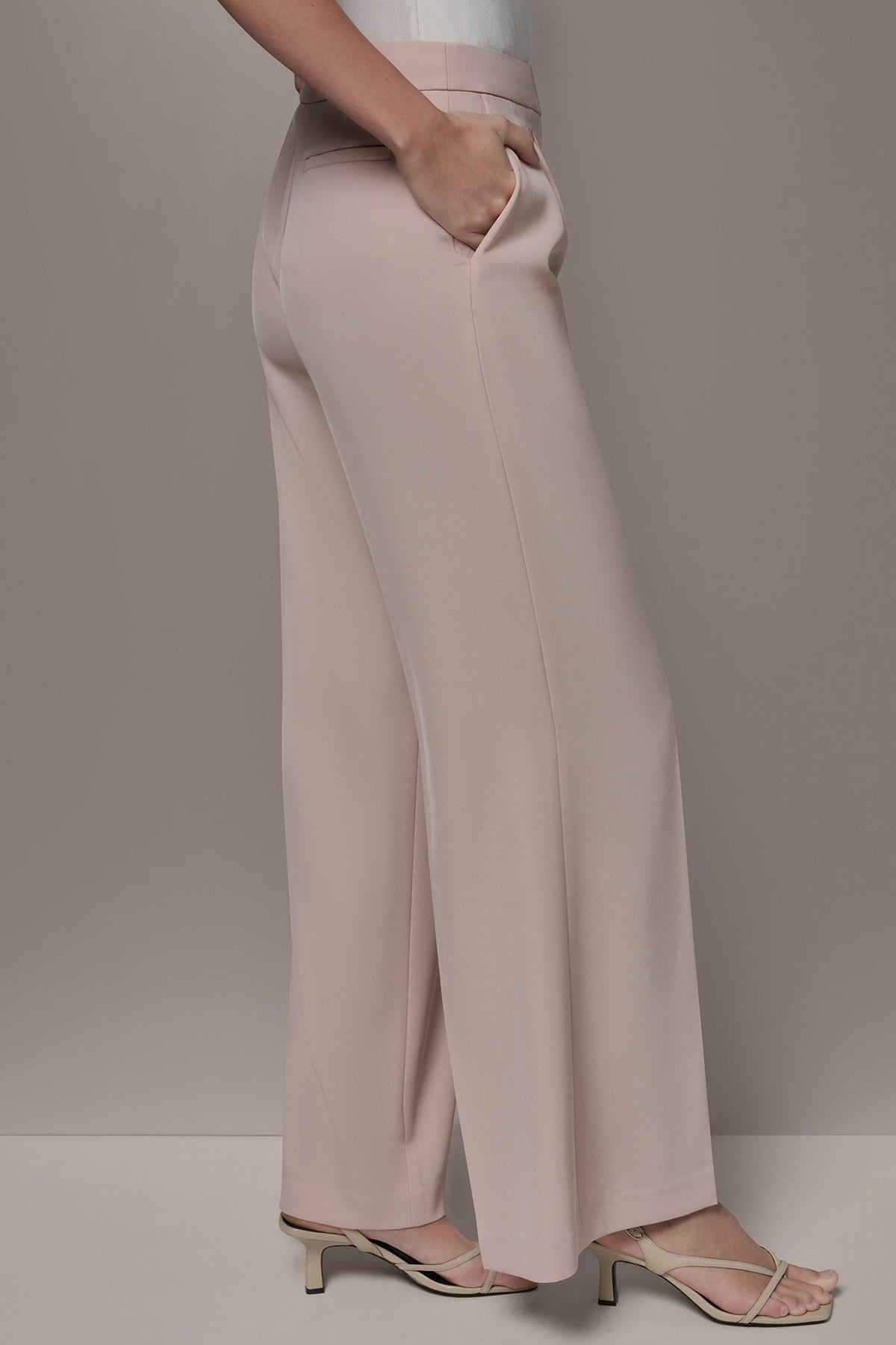MID-RISE PLEATED WIDE-LEG SUIT PANT