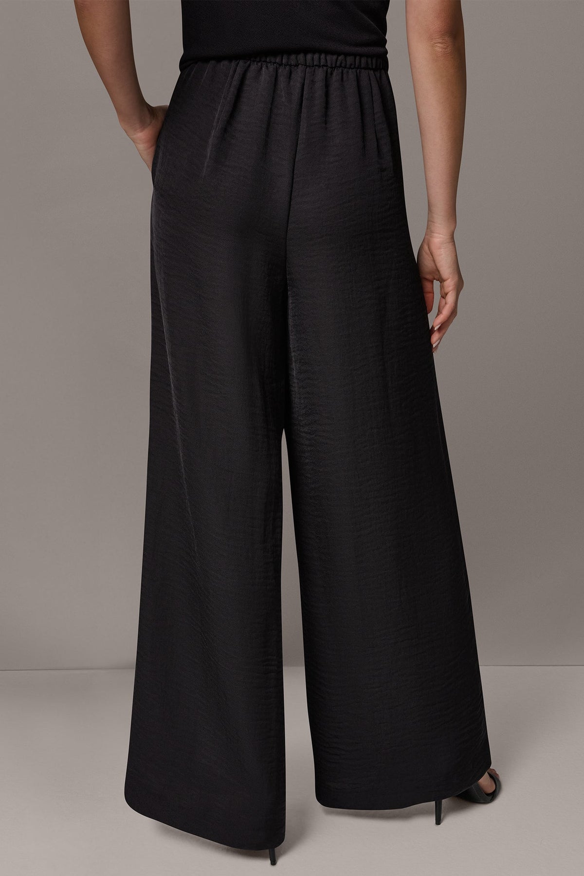 EXTRA HIGH-RISE PLEATED RELAXED PULL-ON PANT
