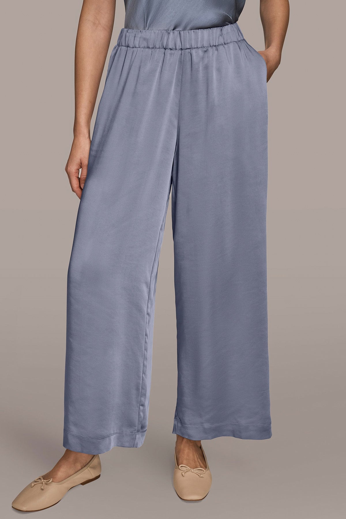 SATIN MID-RISE RELAXED PANT