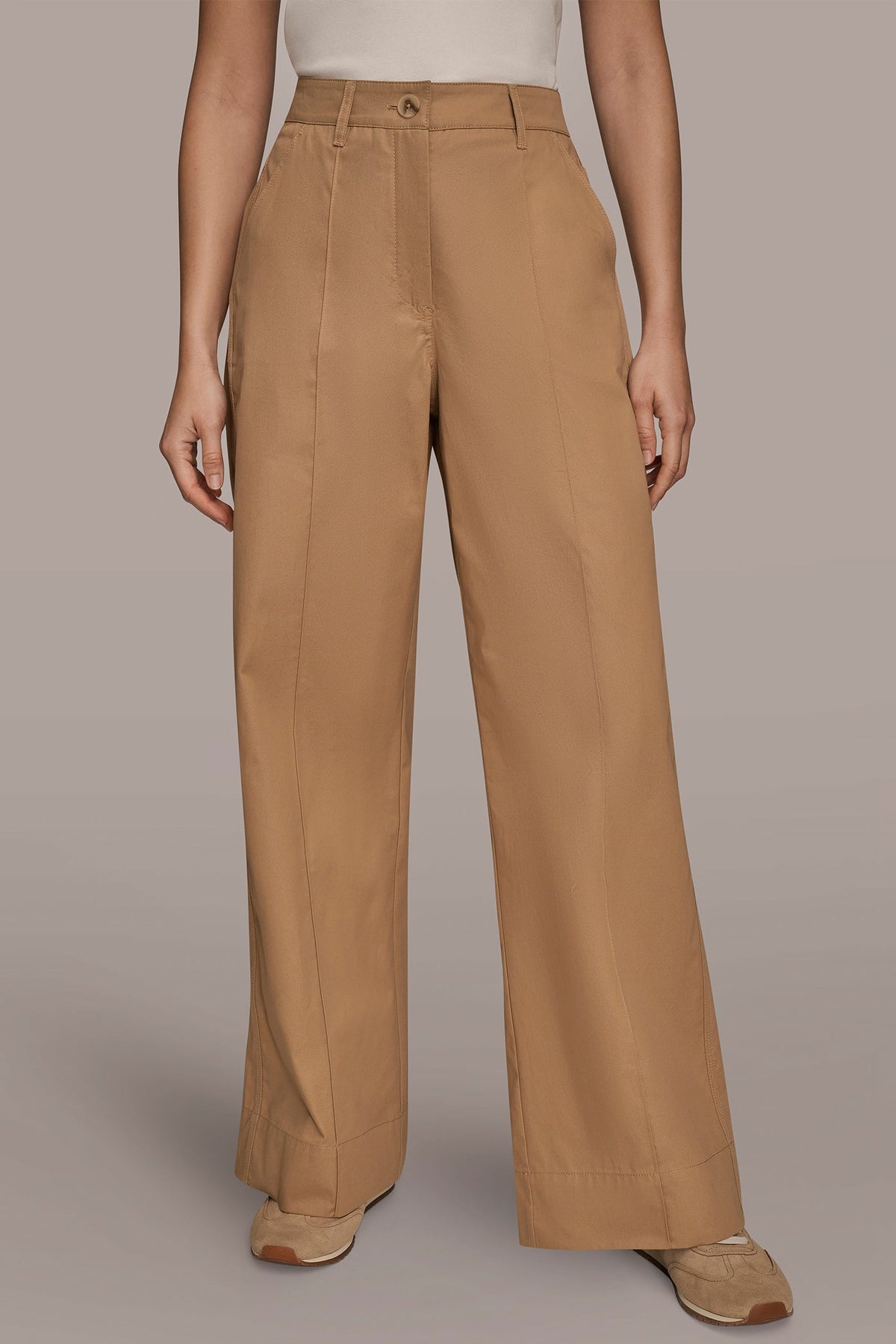 HIGH-RISE PINTUCKED TROUSER