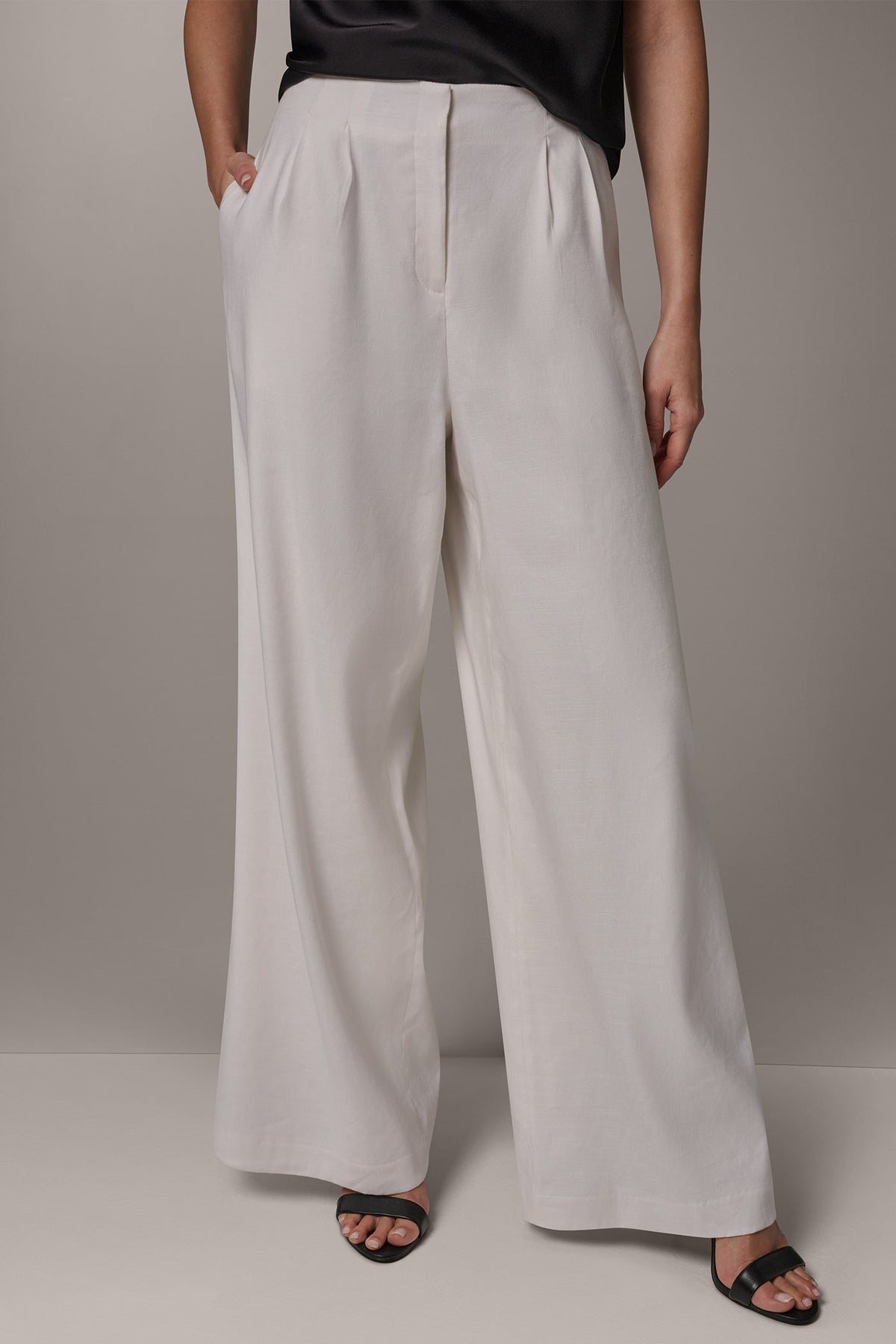 EXTRA HIGH-RISE PLEATED WIDE-LEG PANT