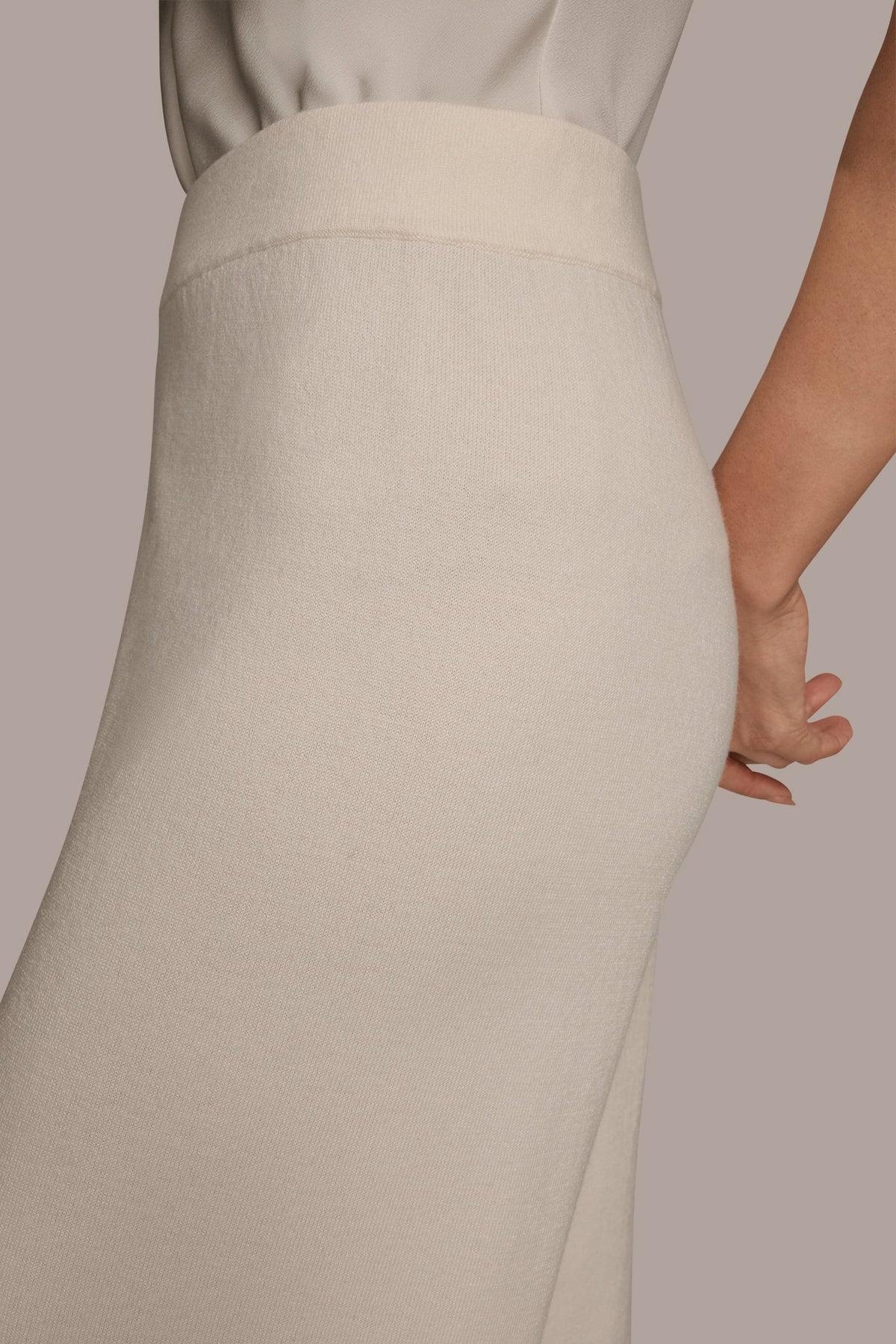 HIGH-RISE WIDE-LEG SWEATER ANKLE PANT