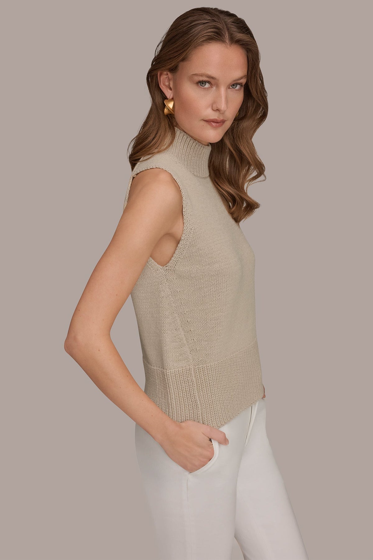SLEEVELESS A-LINE SWEATER