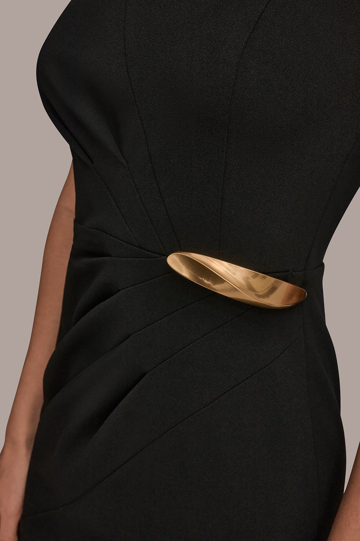 SLEEVELESS PLEATED MIDI SHEATH DRESS