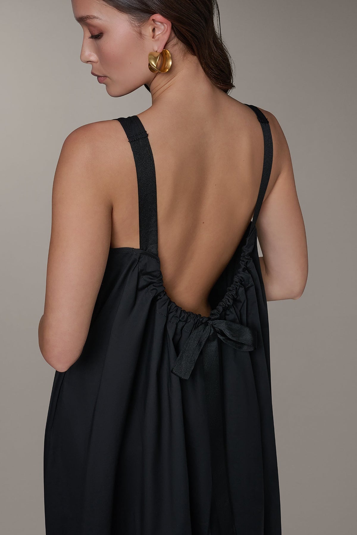 SLEEVELESS MAXI TRAPEZE DRESS