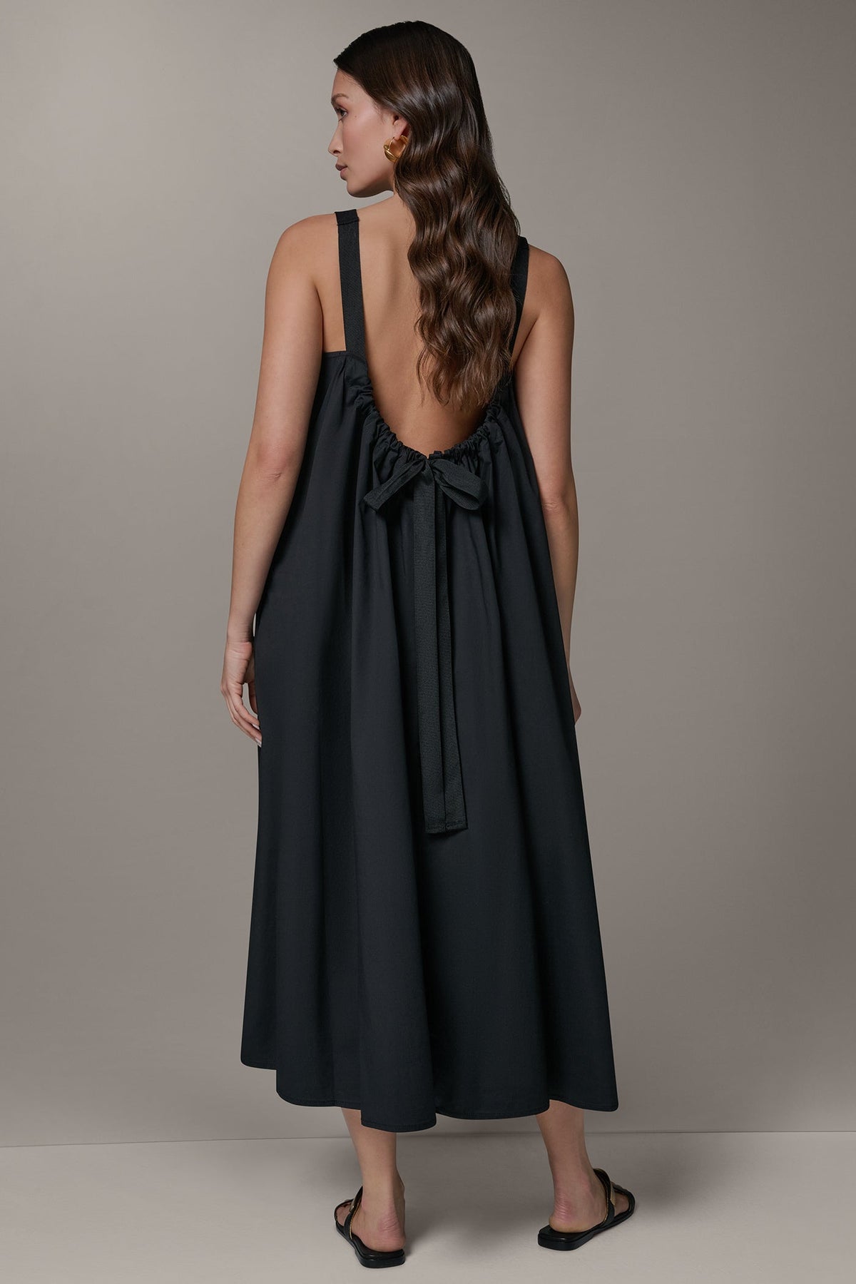 SLEEVELESS MAXI TRAPEZE DRESS