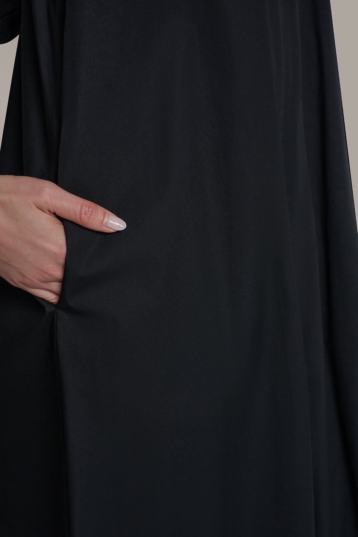 SLEEVELESS MAXI TRAPEZE DRESS