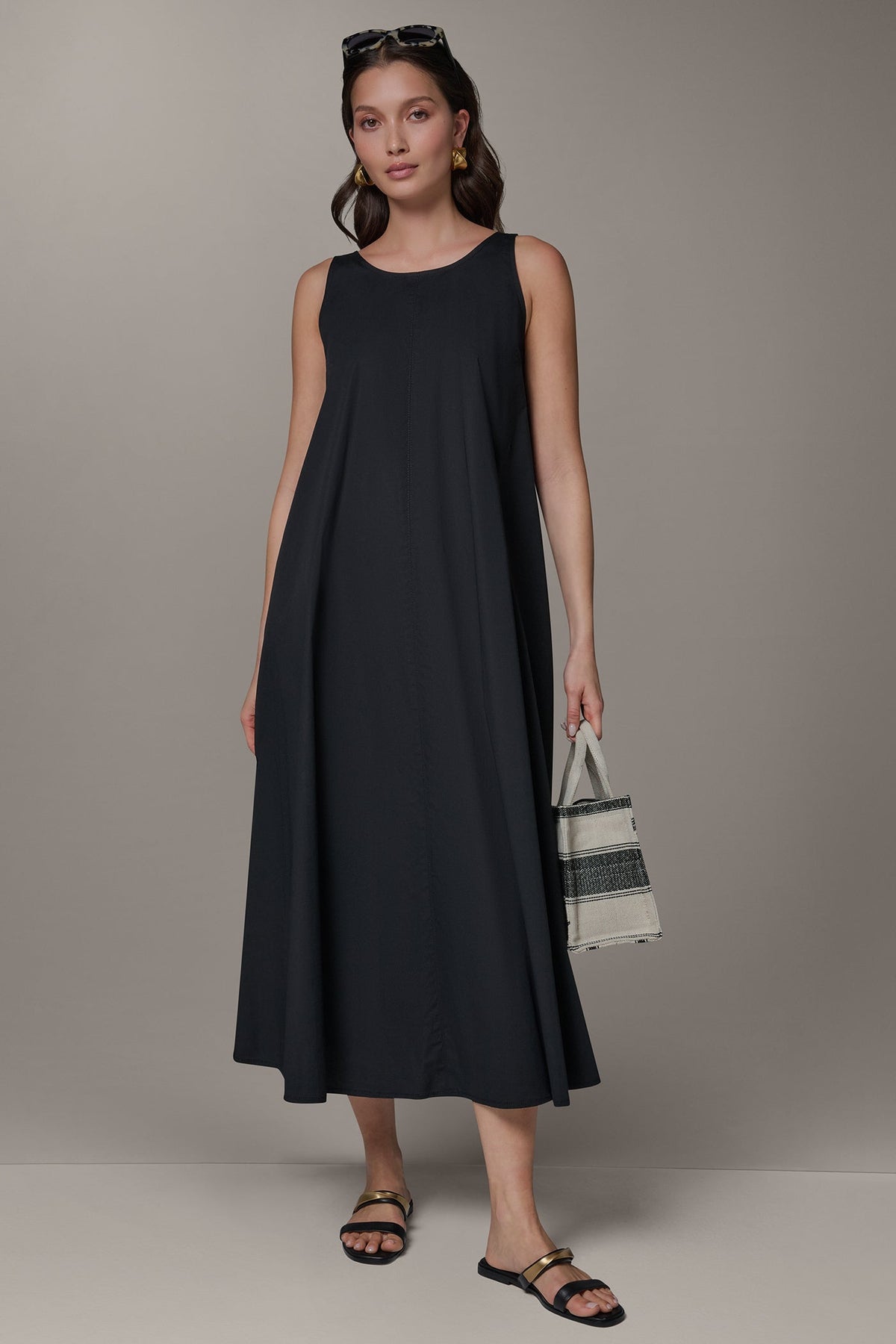 SLEEVELESS MAXI TRAPEZE DRESS