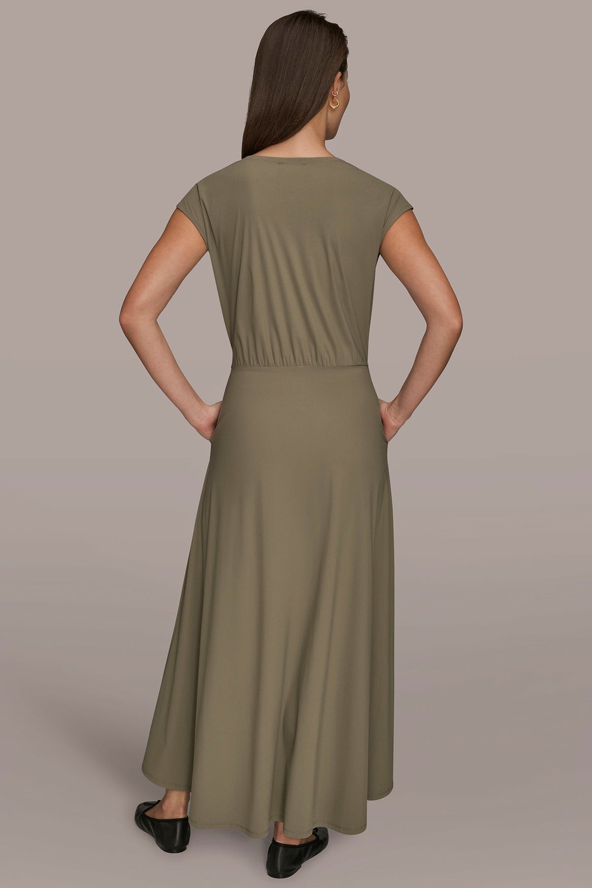 THE MODERN TRAVEL MIDI FIT AND FLARE DRESS