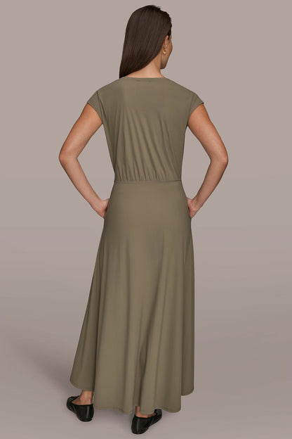 THE MODERN TRAVEL MIDI FIT AND FLARE DRESS