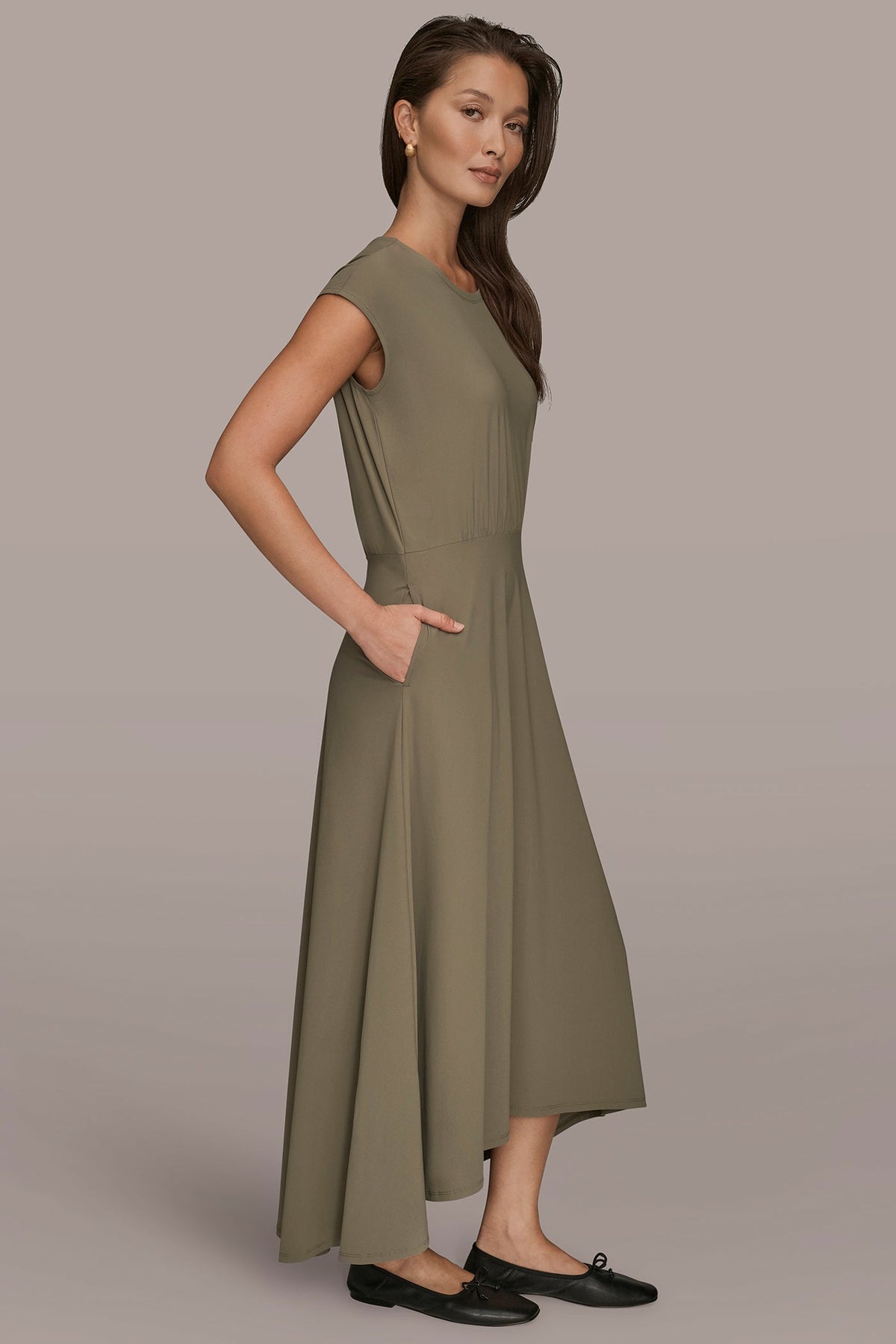 THE MODERN TRAVEL MIDI FIT AND FLARE DRESS