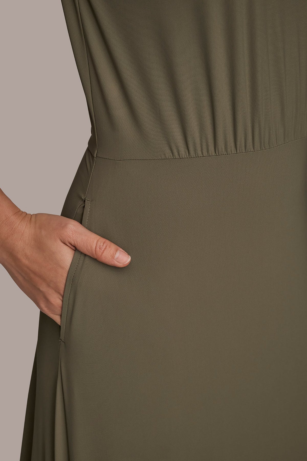 THE MODERN TRAVEL MIDI FIT AND FLARE DRESS