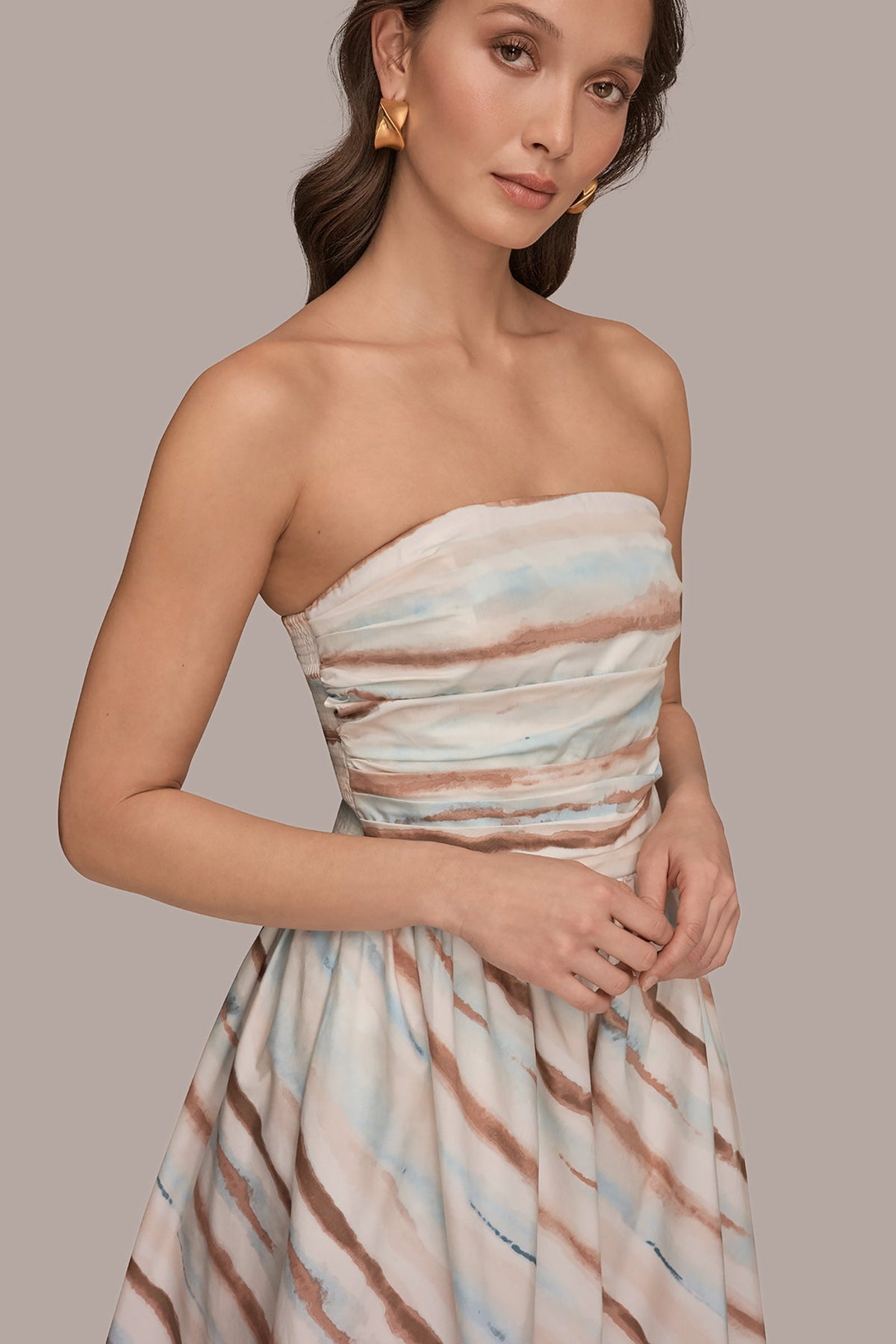 STRAPLESS PRINTED MIDI DRESS