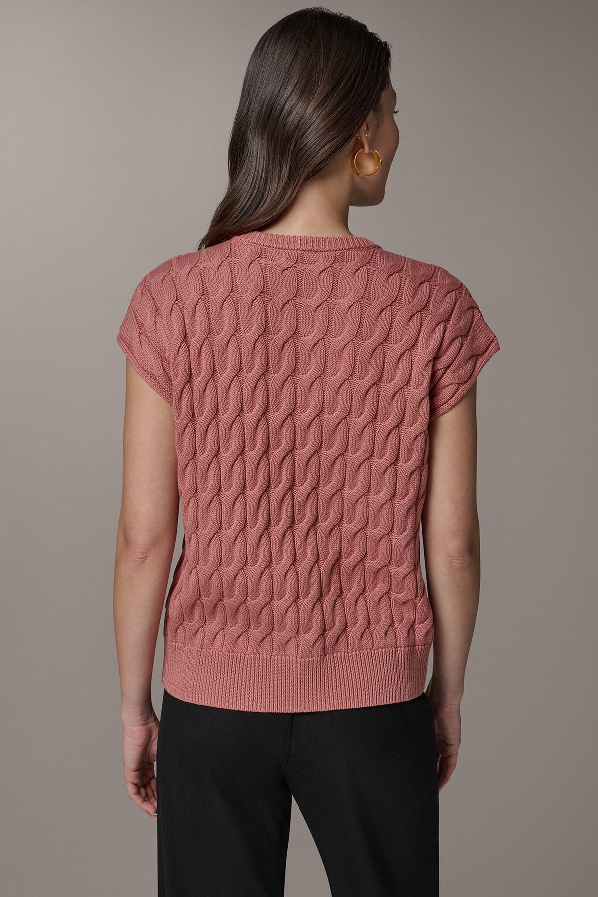 SLEEVELESS CABLE KNIT VEST