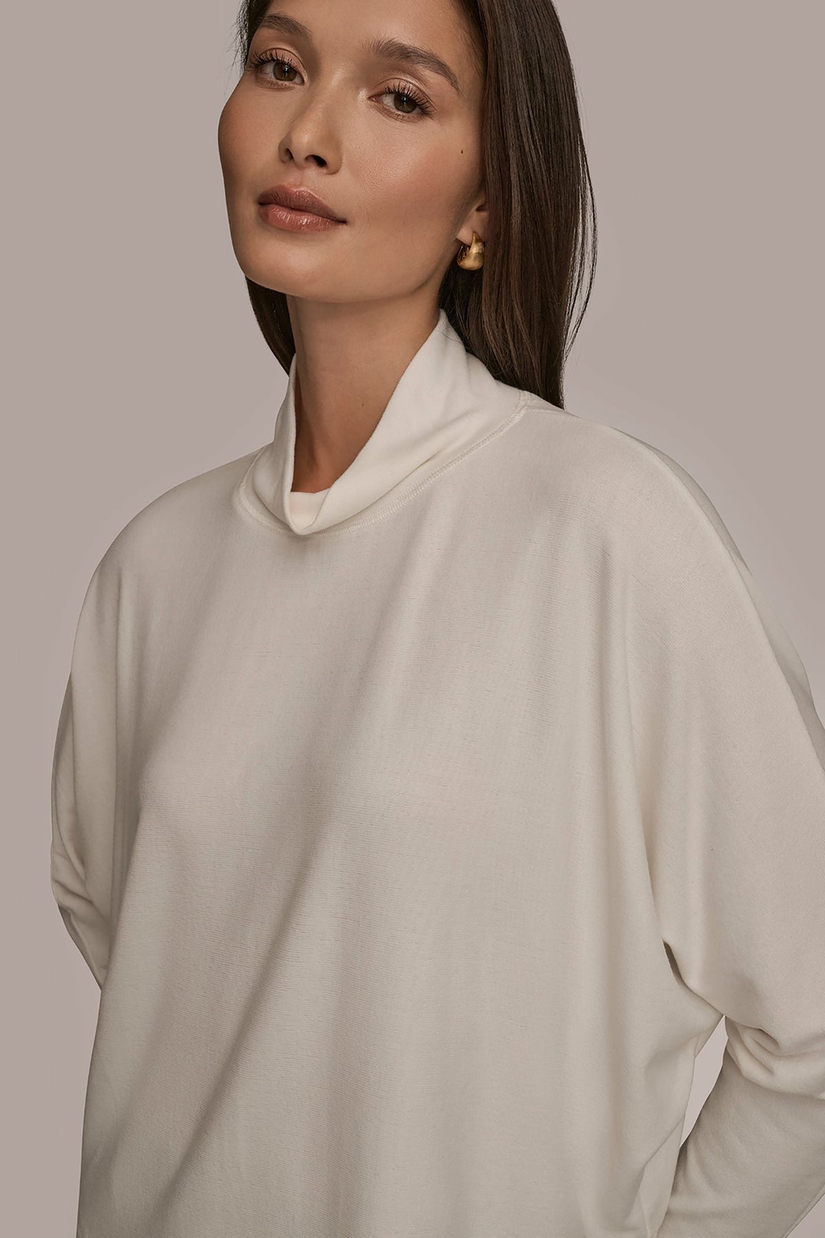 MOCK-NECK TOP