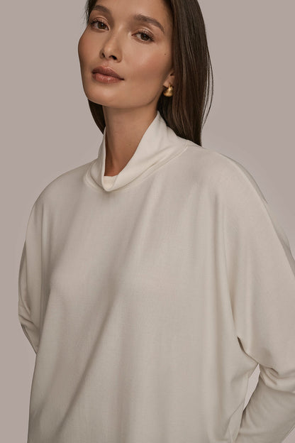 MOCK-NECK TOP
