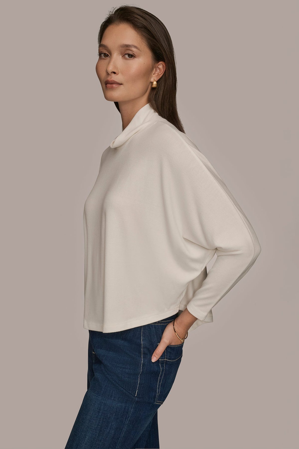 MOCK-NECK TOP