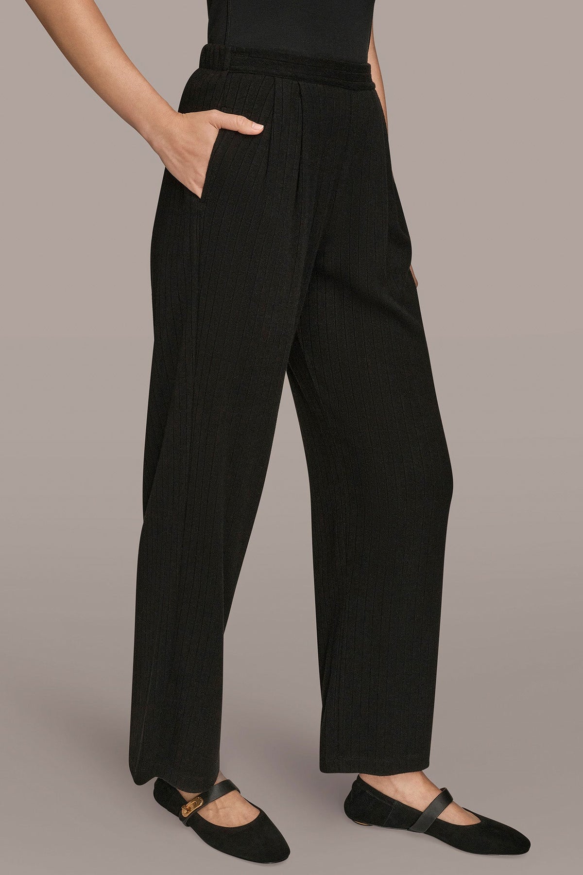 HIGH-RISE PLEATED PANT