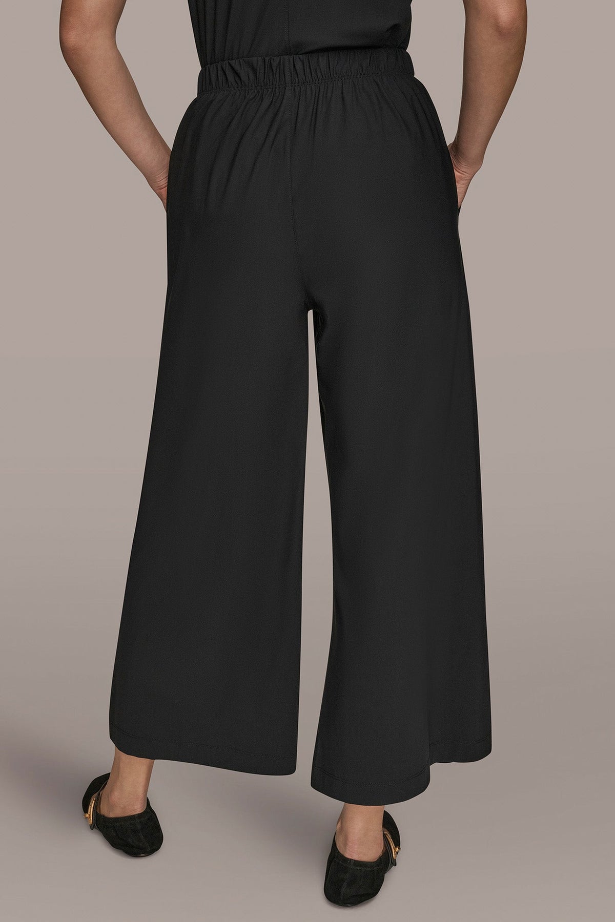 THE MODERN TRAVEL MID-RISE RELAXED ANKLE PANT