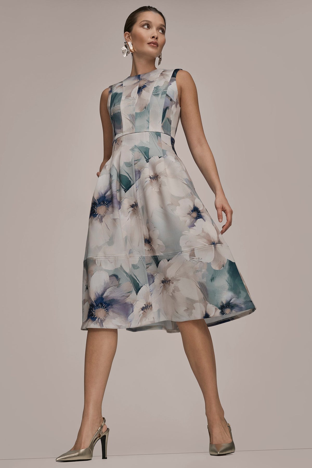 FLORAL SLEEVELESS MIDI DRESS