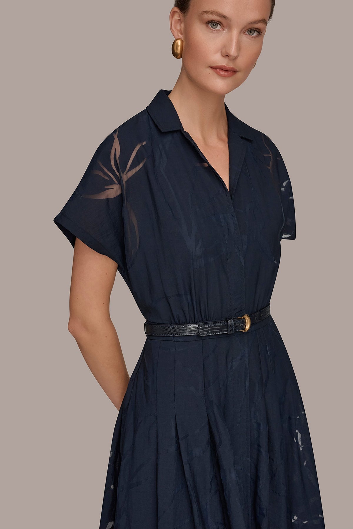 SHORT-SLEEVE SHIRT DRESS