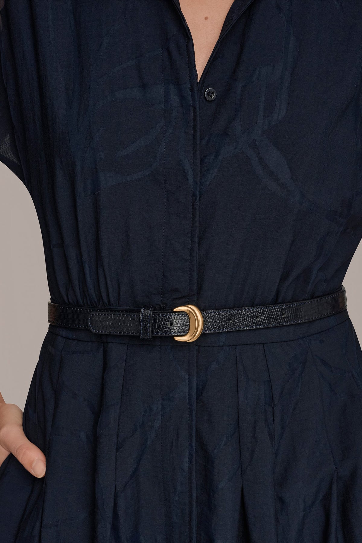 SHORT-SLEEVE SHIRT DRESS
