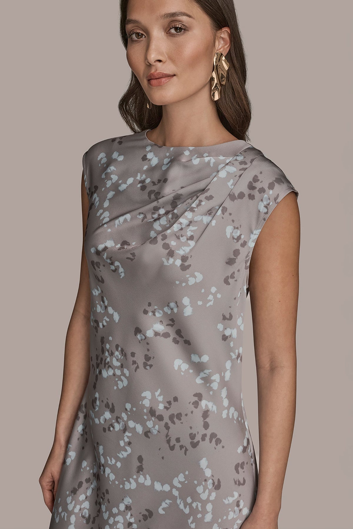 CAP SLEEVE V-NECK PRINTED MIDI DRESS