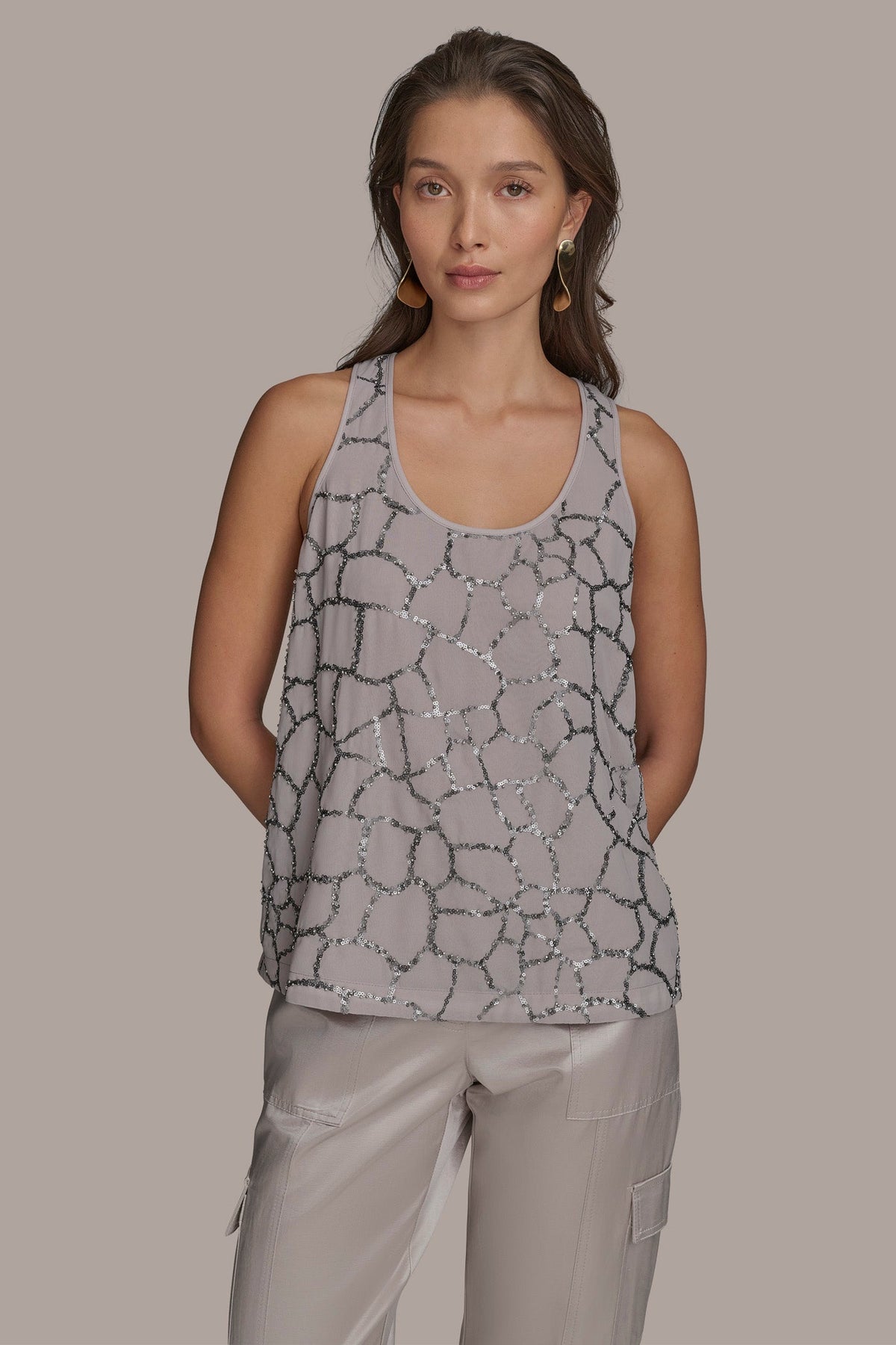 SHELL WITH SEQUIN DETAIL