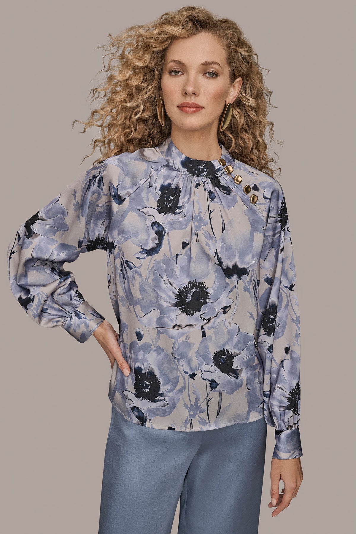 BUTTON-NECK BLOUSE