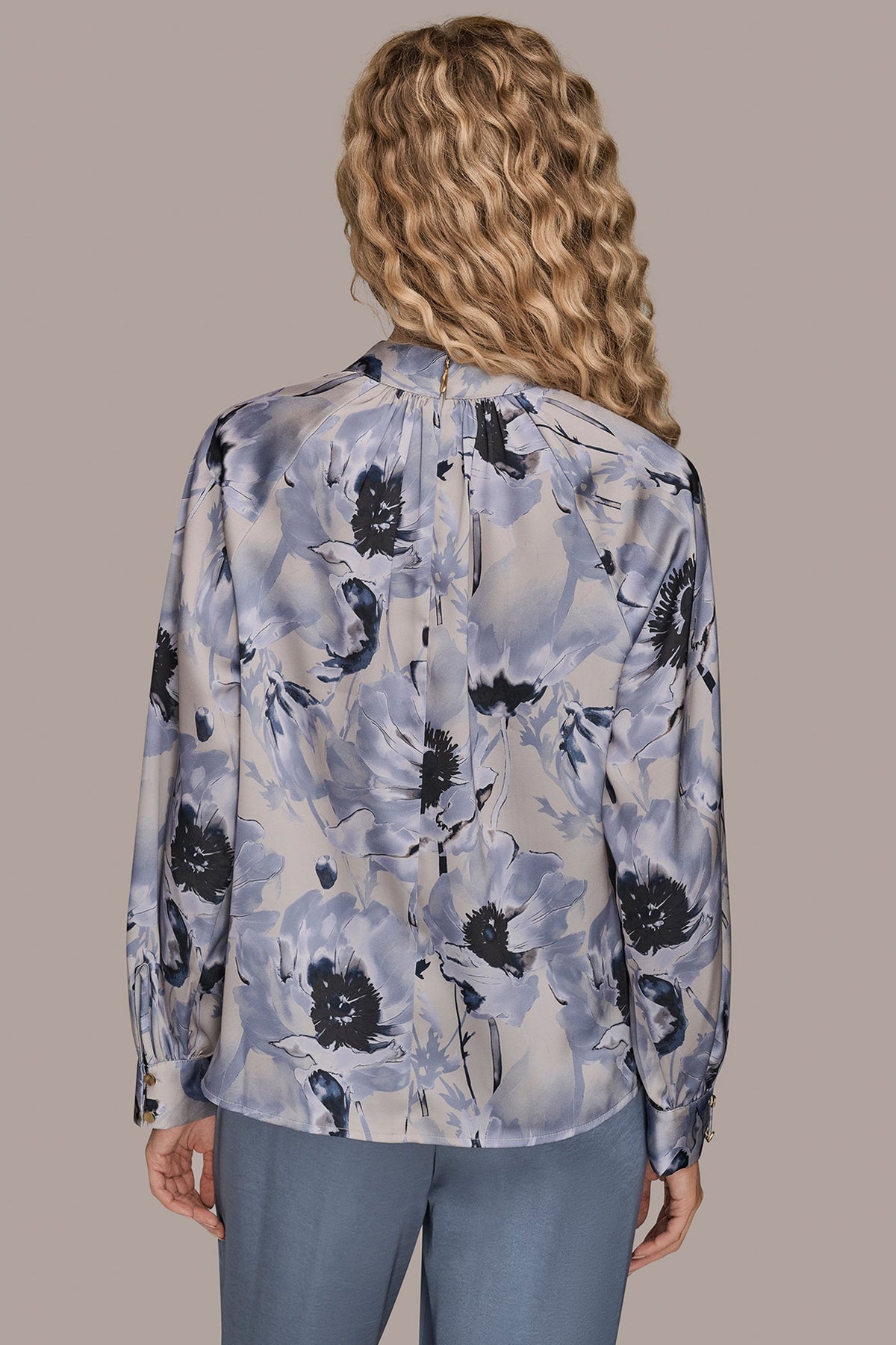 BUTTON-NECK BLOUSE
