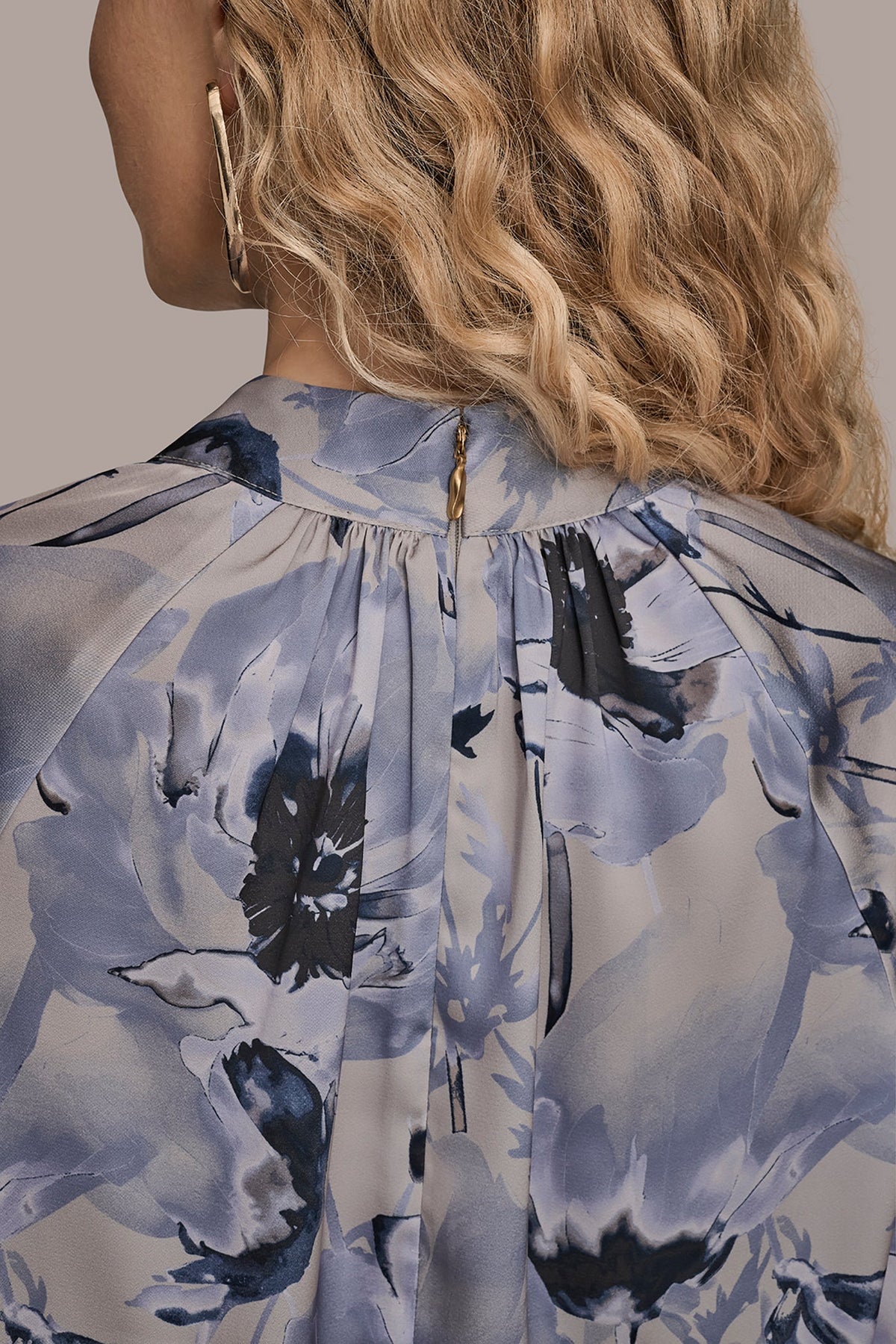 BUTTON-NECK BLOUSE