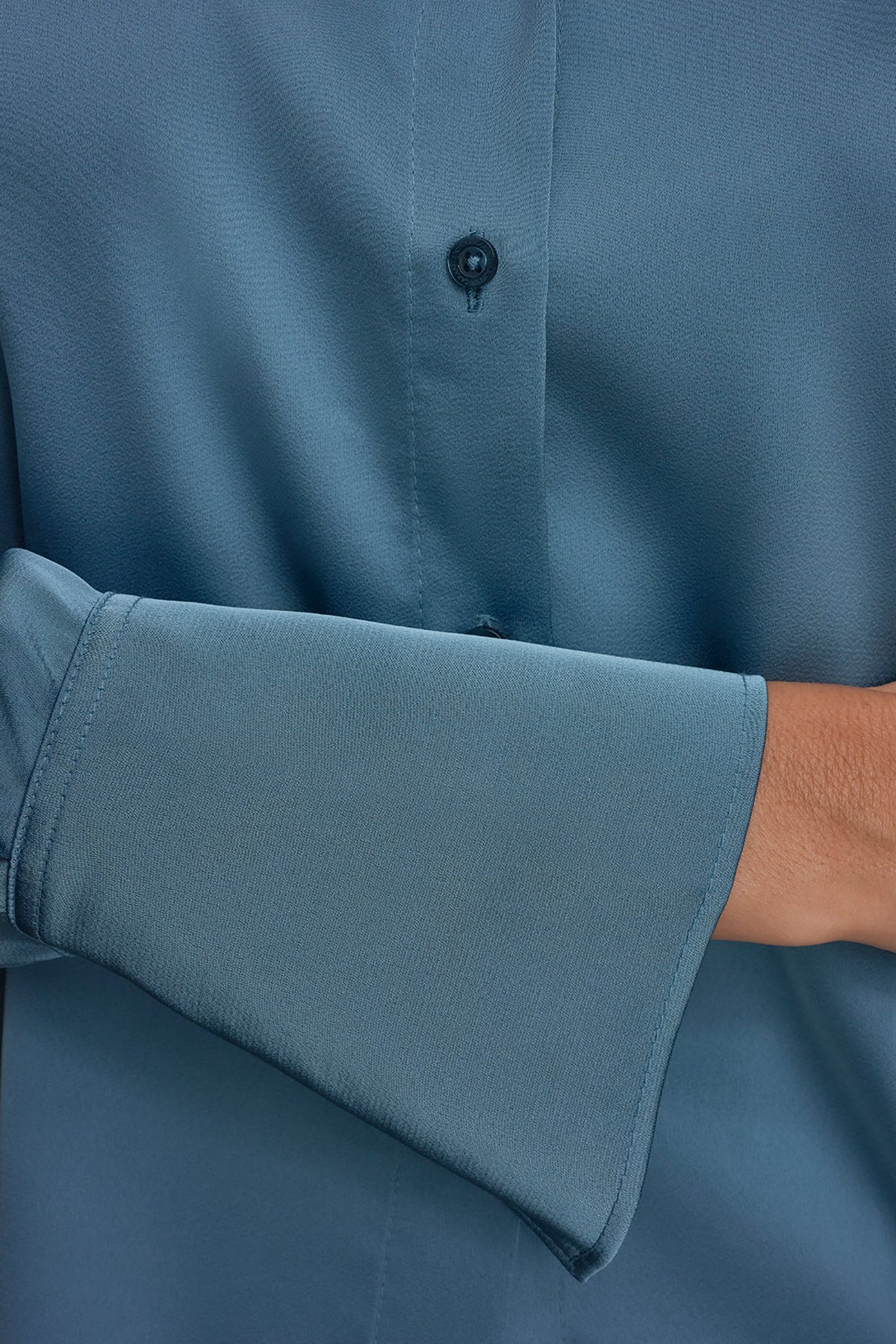 SATIN HIGH-LOW BLOUSE